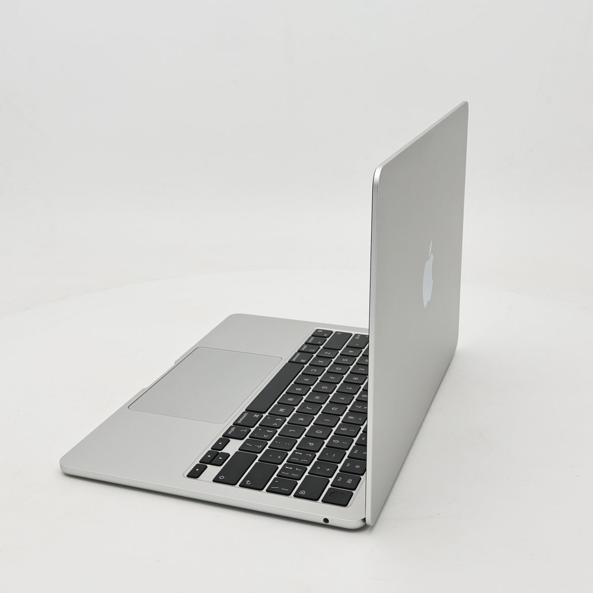 95新 Apple MacBook Air 22年 13寸 M2（8+8核） 8G RAM 512G SSD 銀色