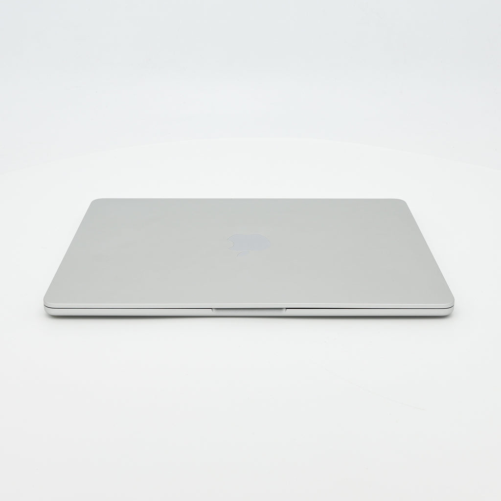 95新 Apple MacBook Air 22年 13寸 M2（8+10核） 8G RAM 512G SSD 銀色