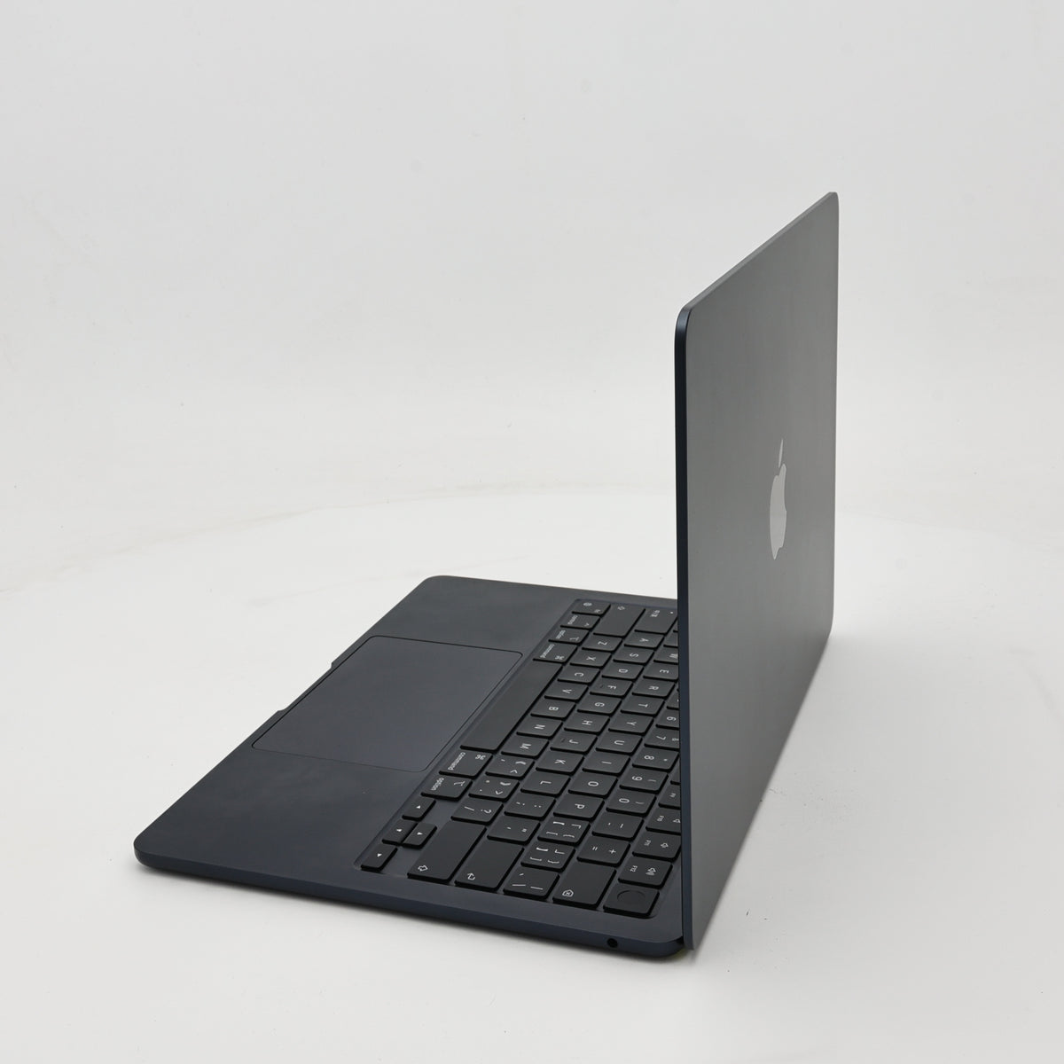 99新 Apple MacBook Air 22年 13寸 M2（8+8核） 8G RAM 256G SSD 午夜色