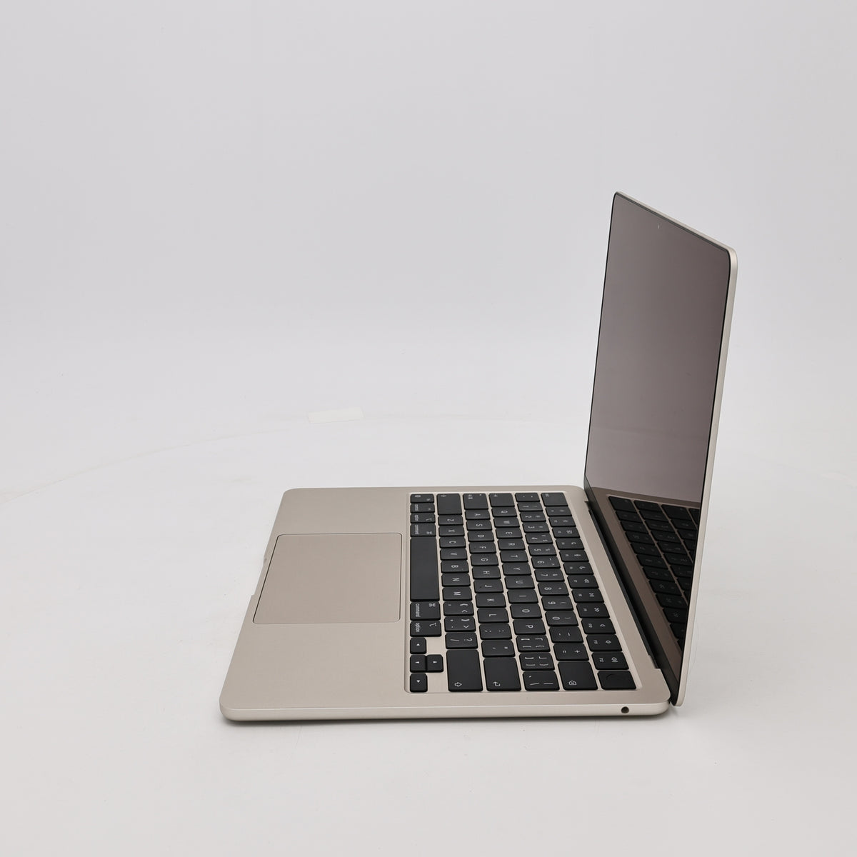 95新 Apple MacBook Air 22年 13寸 M2（8+8核） 8G RAM 256G SSD 星光色