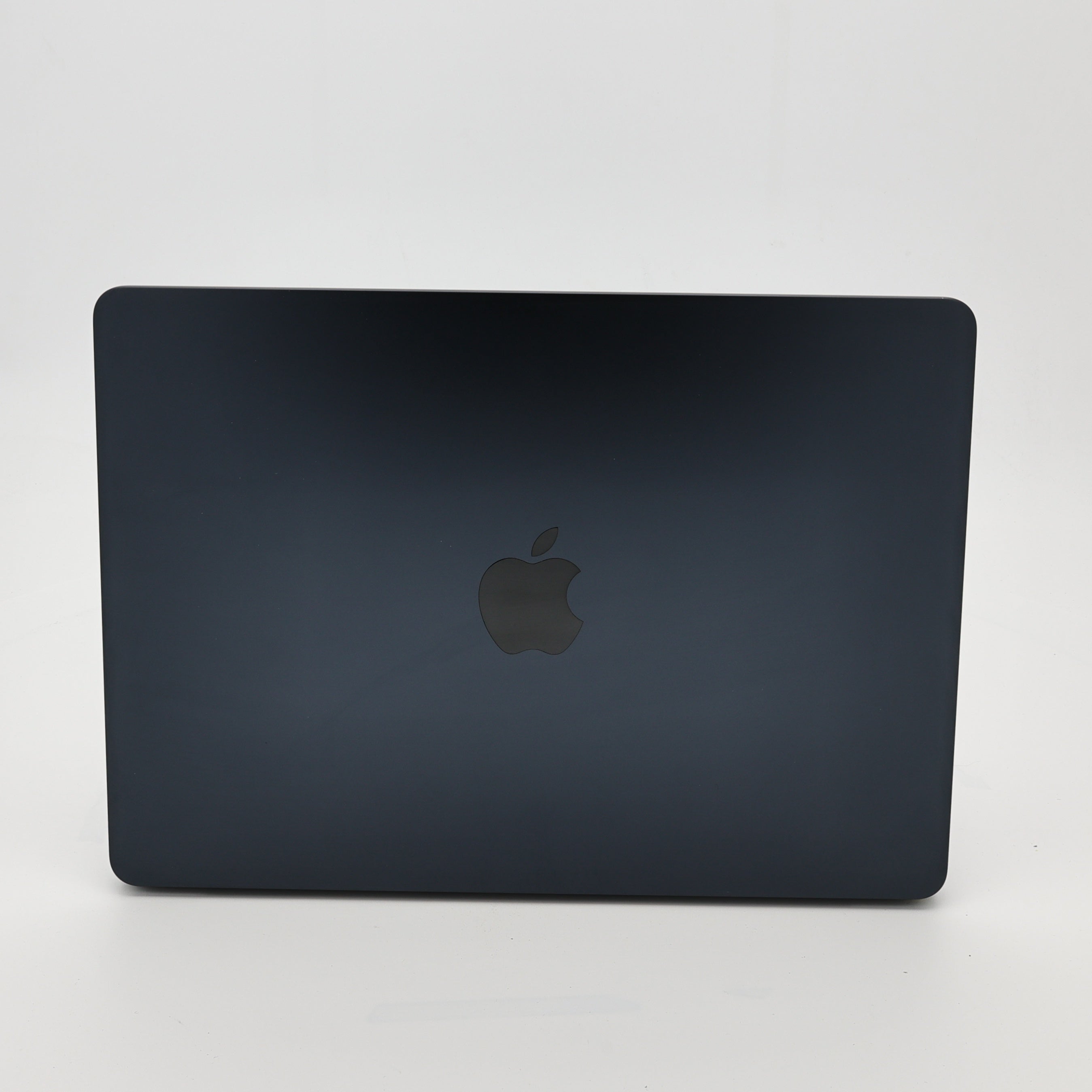 95新 Apple MacBook Air 22年 13寸 M2（8+8核） 8G RAM 256G SSD 午夜色