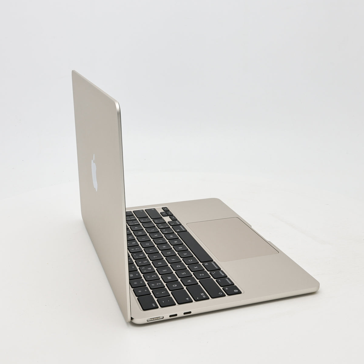 95新 Apple MacBook Air 22年 13寸 M2（8+8核） 16G RAM 256G SSD 星光色
