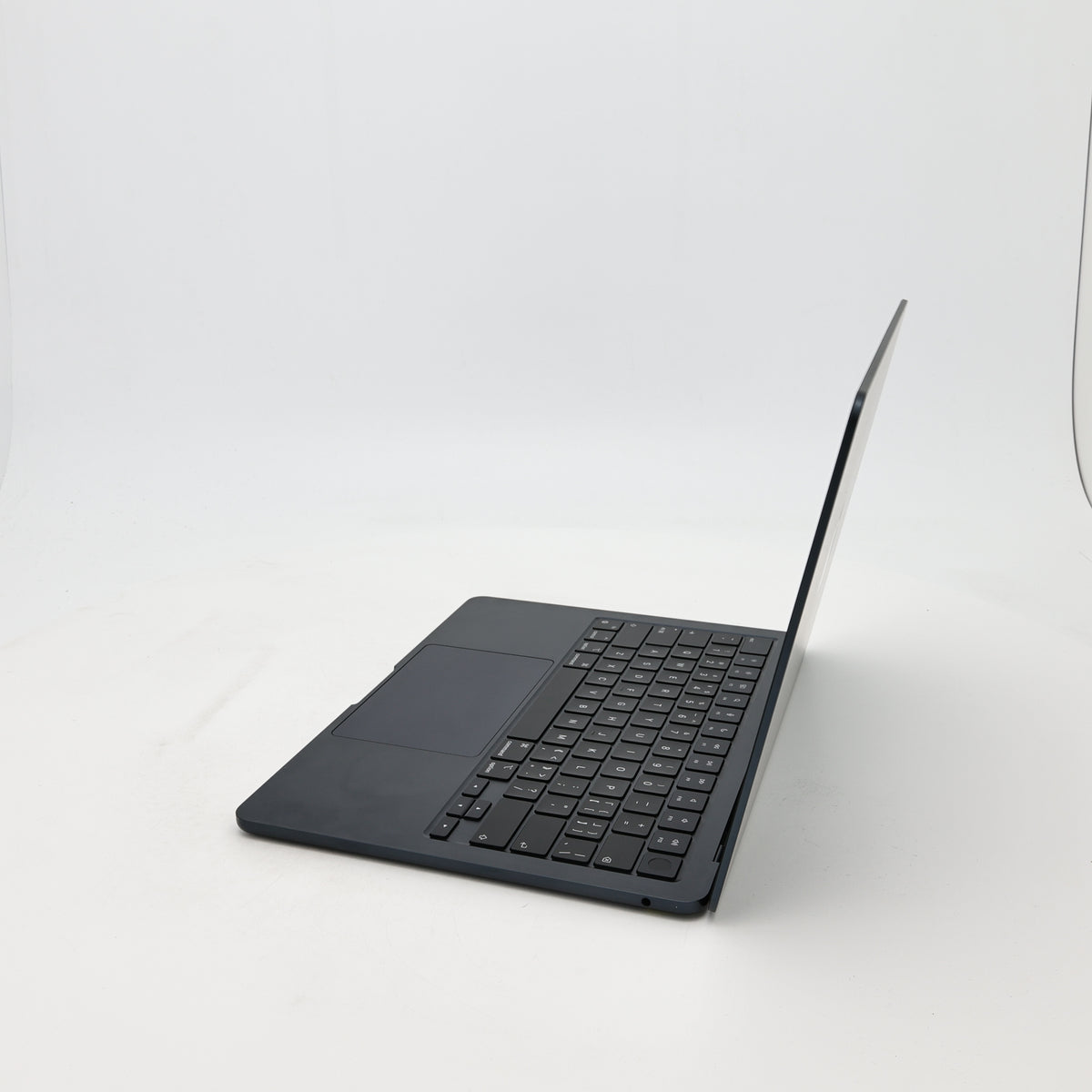 95新 Apple MacBook Air 22年 13寸 M2（8+8核） 8G RAM 512G SSD 午夜色