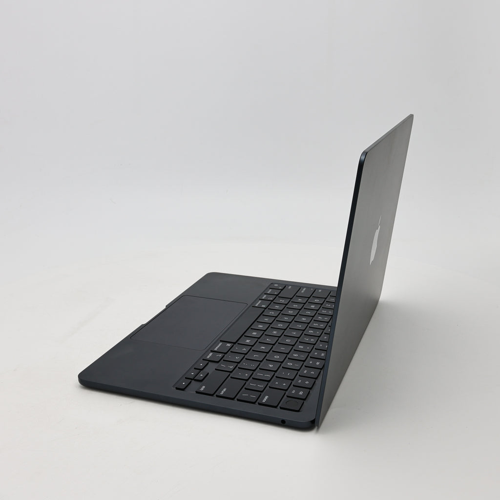95新 Apple MacBook Air 22年 13寸 M2（8+8核） 8G RAM 256G SSD 午夜色