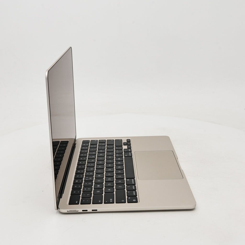 95新 Apple MacBook Air 22年 13寸 M2（8+10核） 16G RAM 256G SSD 星光色
