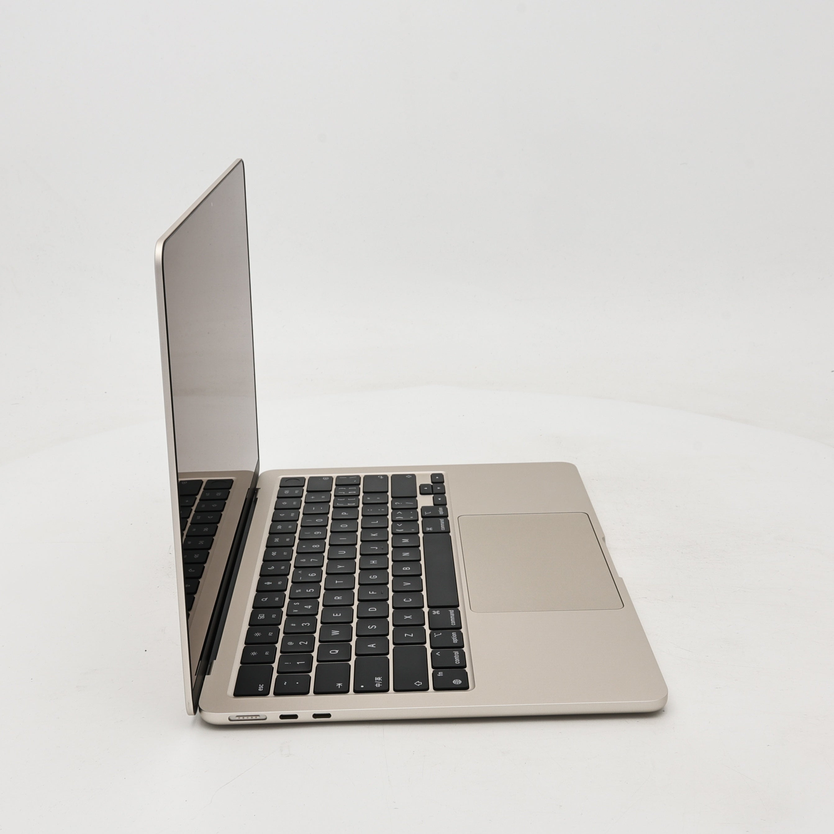 95新 Apple MacBook Air 22年 13寸 M2（8+10核） 16G RAM 256G SSD 星光色