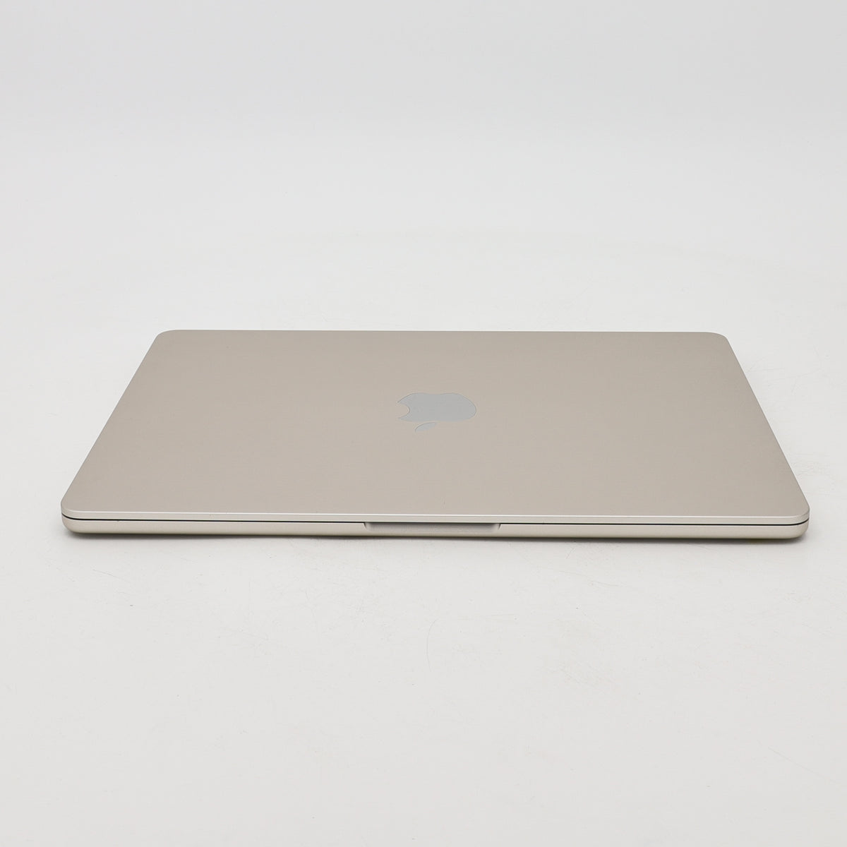 95新 Apple MacBook Air 22年 13寸 M2（8+8核） 8G RAM 256G SSD 星光色