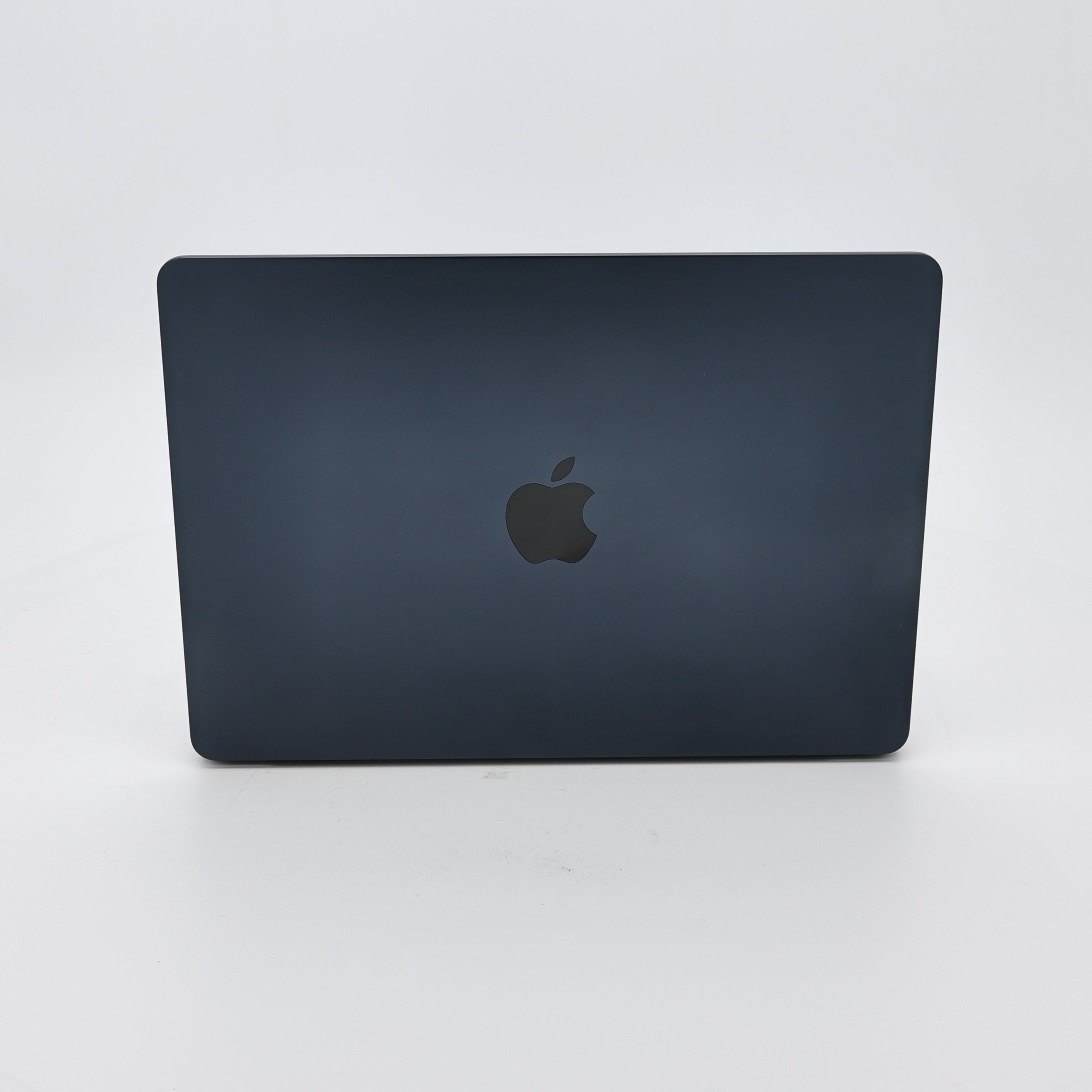 95新 Apple MacBook Air 22年 13寸 M2（8+8核） 8G RAM 256G SSD 午夜色