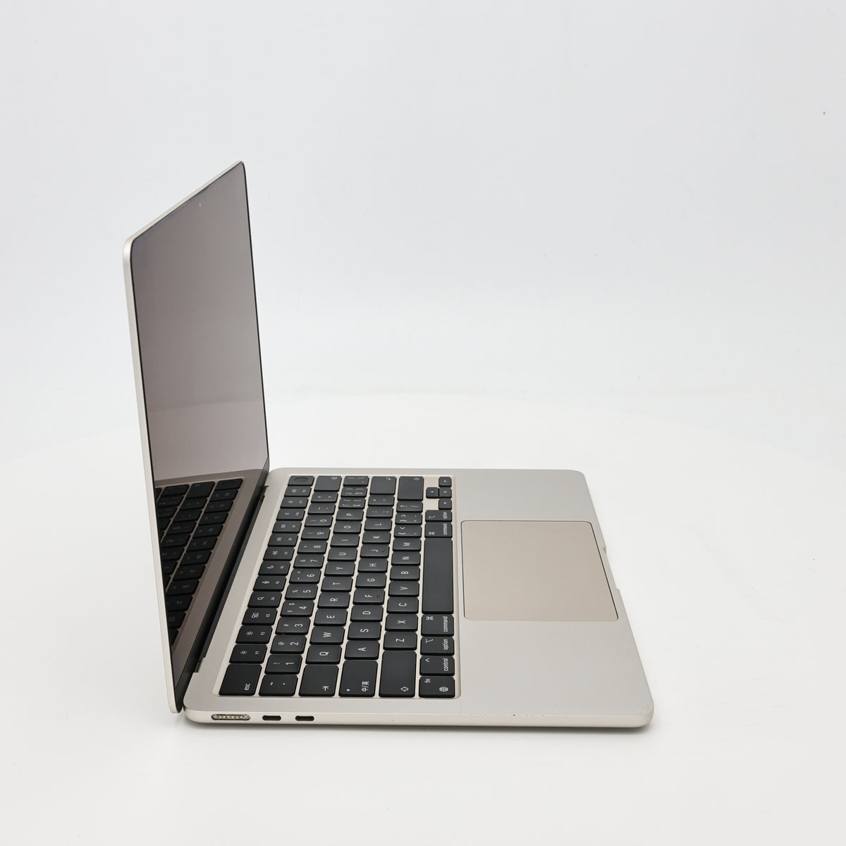 95新 Apple MacBook Air 22年 13寸 M2（8+8核） 8G RAM 256G SSD 星光色