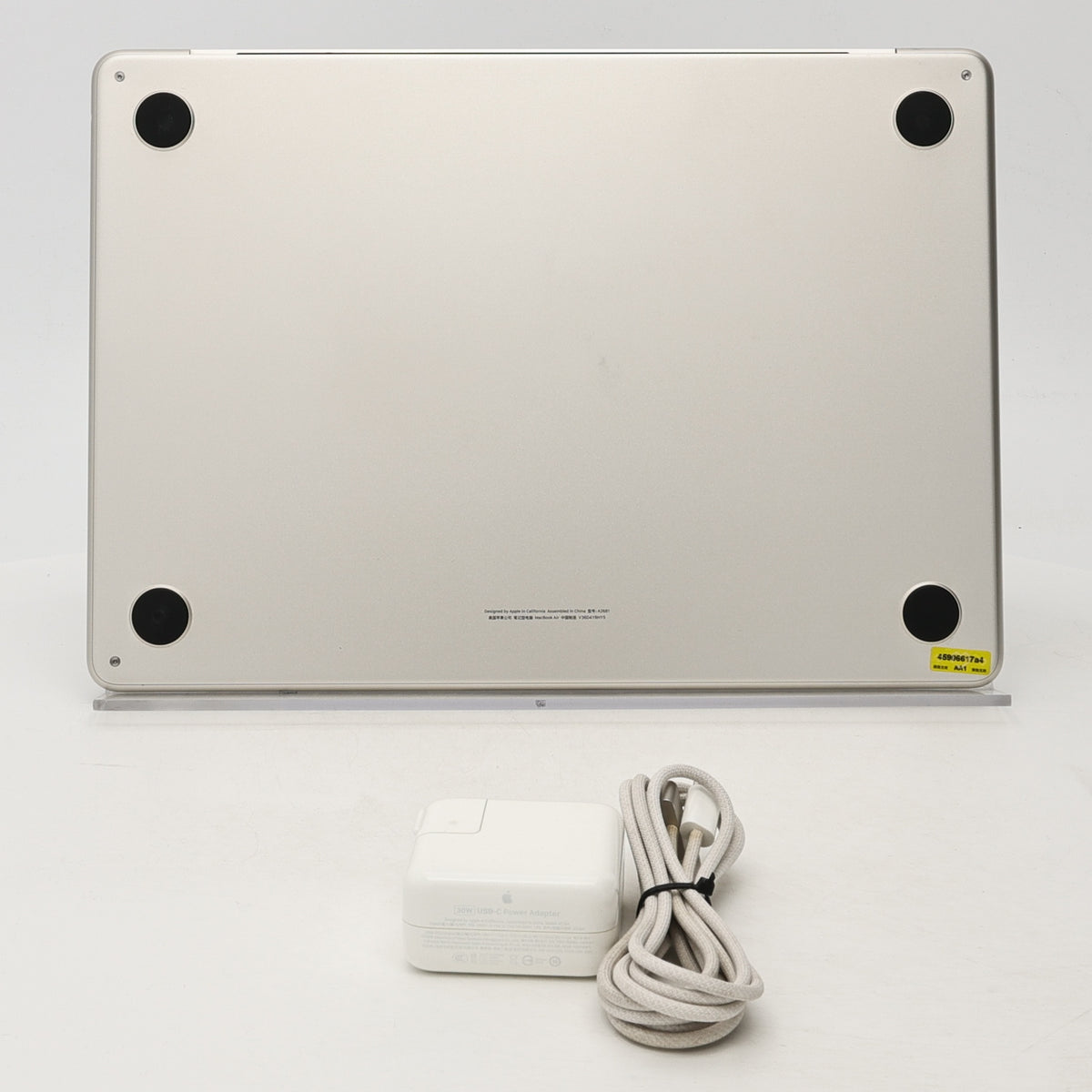 95新 Apple MacBook Air 22年 13寸 M2（8+8核） 8G RAM 256G SSD 星光色