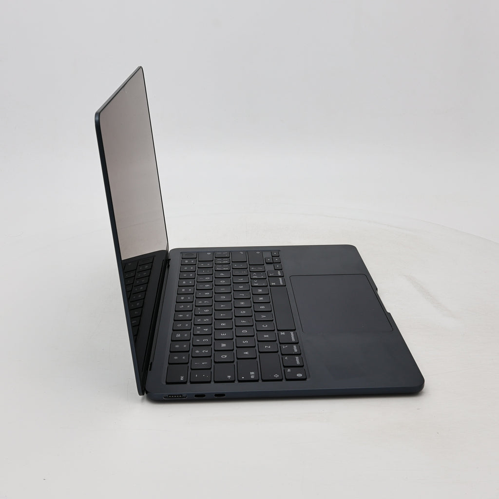 95新 Apple MacBook Air 22年 13寸 M2（8+8核） 8G RAM 256G SSD 午夜色