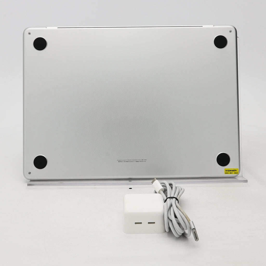 95新 Apple MacBook Air 22年 13寸 M2（8+10核） 8G RAM 512G SSD 銀色