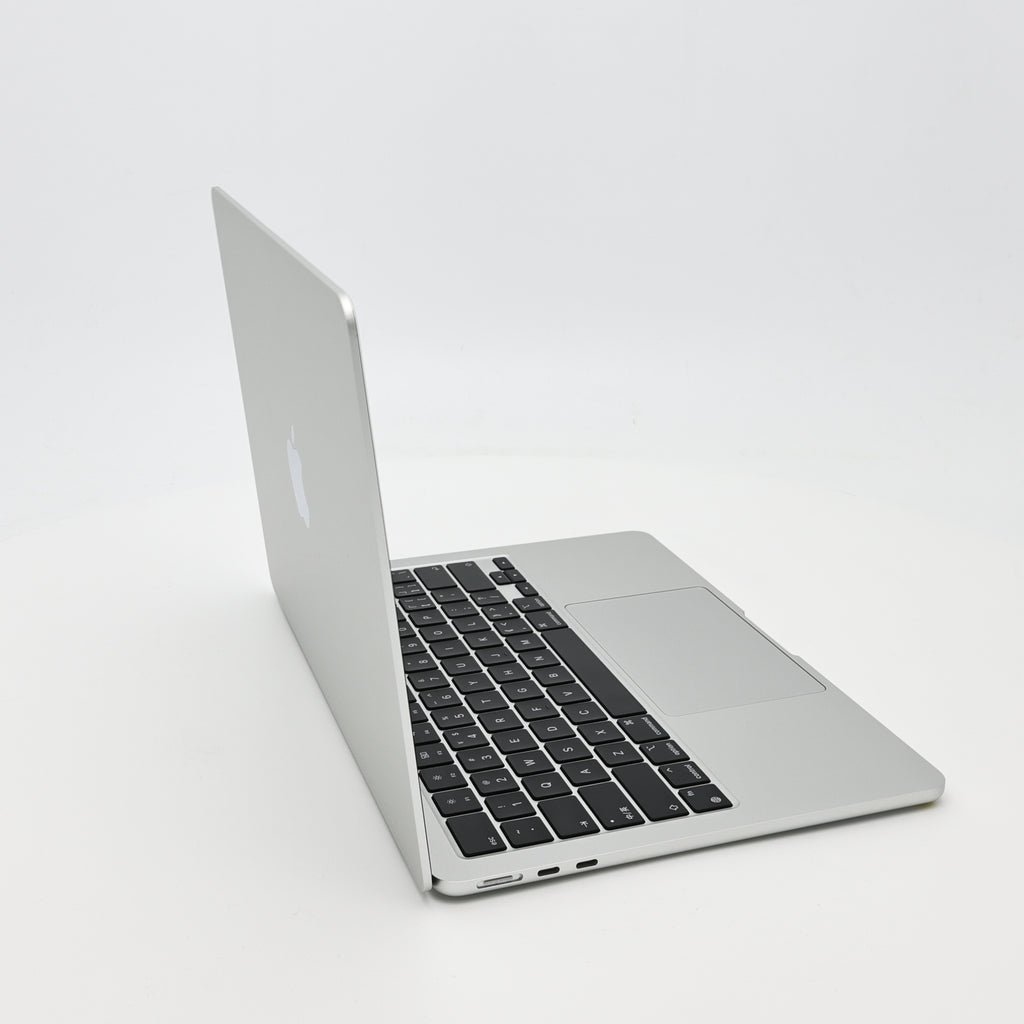 99新 Apple MacBook Air 22年 13寸 M2（8+8核） 8G RAM 256G SSD 銀色