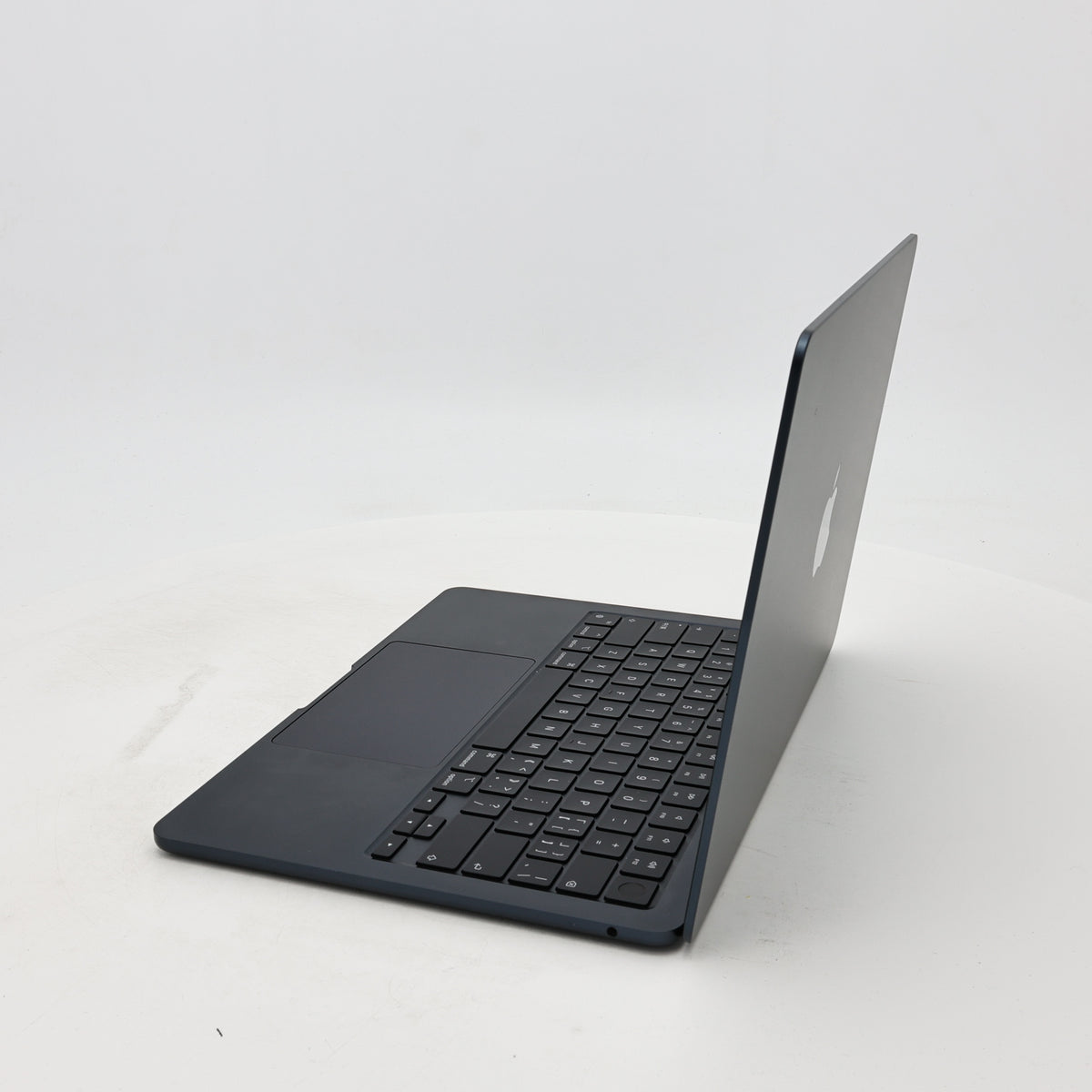95新 Apple MacBook Air 22年 13寸 M2（8+8核） 8G RAM 256G SSD 午夜色