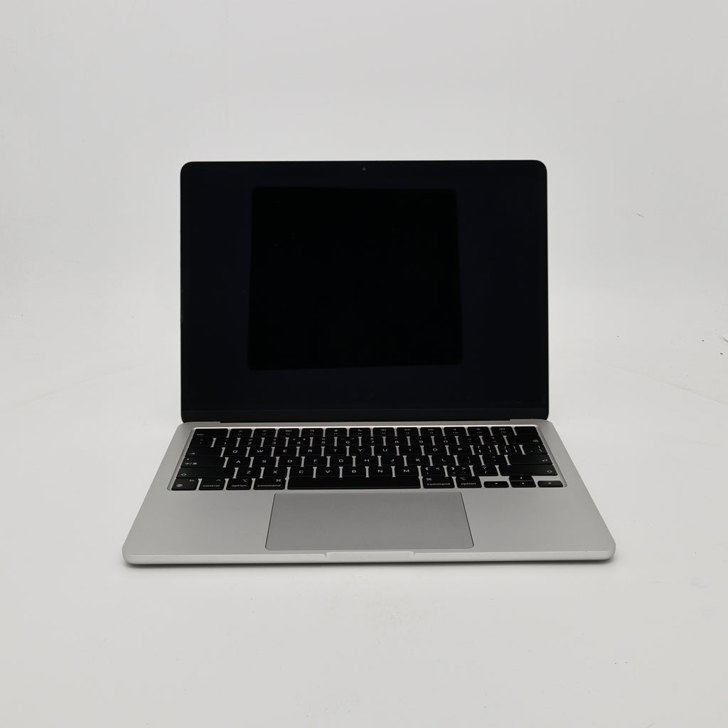 95新 Apple MacBook Air 22年 13寸 M2（8+8核） 8G RAM 256G SSD 銀色