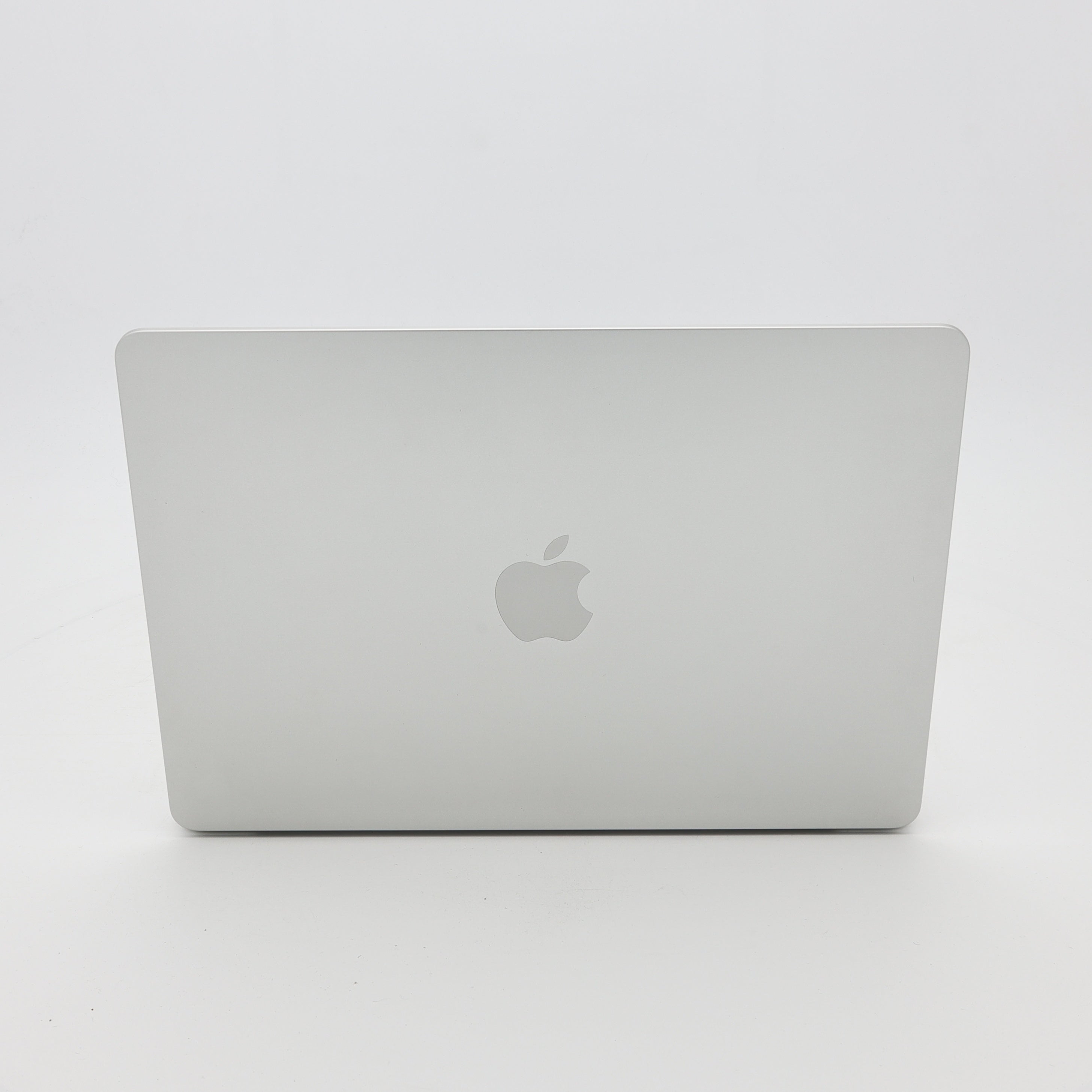 95新 Apple MacBook Air 22年 13寸 M2（8+8核） 16G RAM 256G SSD 銀色