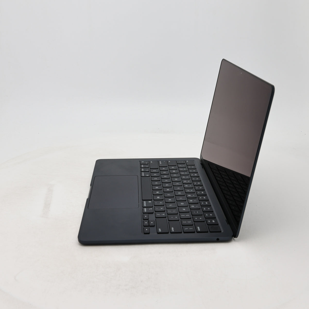 95新 Apple MacBook Air 22年 13寸 M2（8+8核） 8G RAM 256G SSD 午夜色