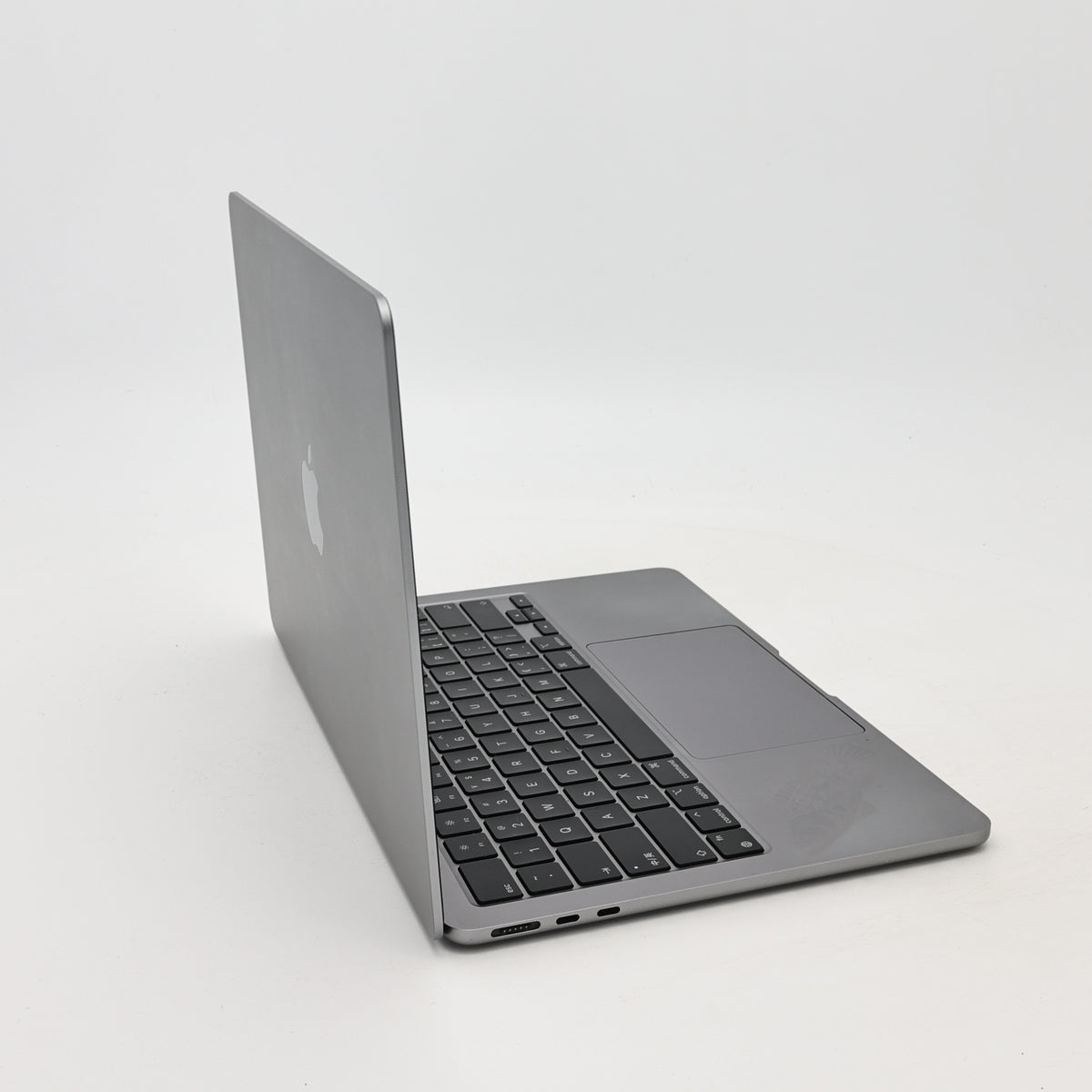 95新 Apple MacBook Air 22年 13寸 M2（8+8核） 8G RAM 256G SSD 深空灰色