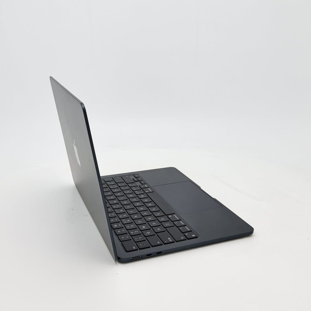 95新 Apple MacBook Air 22年 13寸 M2（8+10核） 16G RAM 256G SSD 午夜色