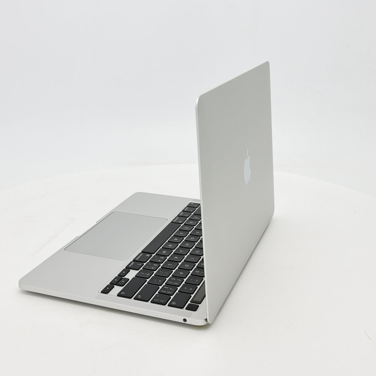 95新 Apple MacBook Pro 22年 13寸 M2（8+10核） 8G RAM 512G SSD 銀色