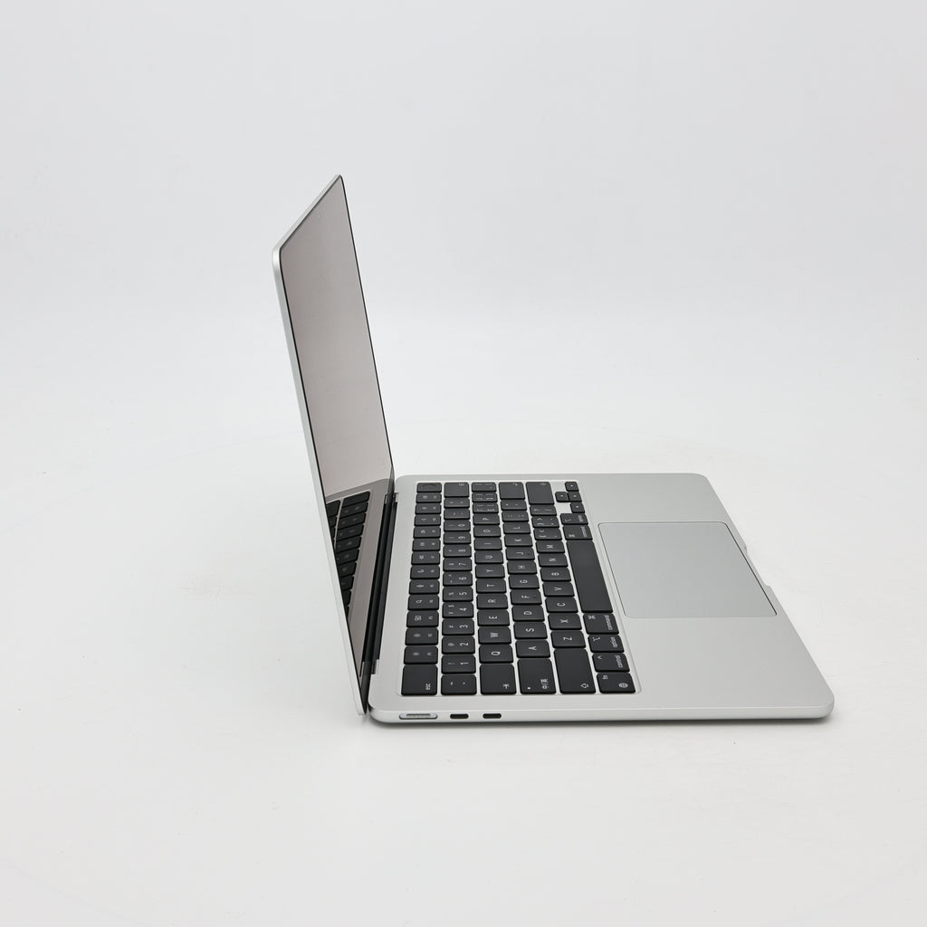 95新 Apple MacBook Air 22年 13寸 M2（8+10核） 8G RAM 512G SSD 銀色