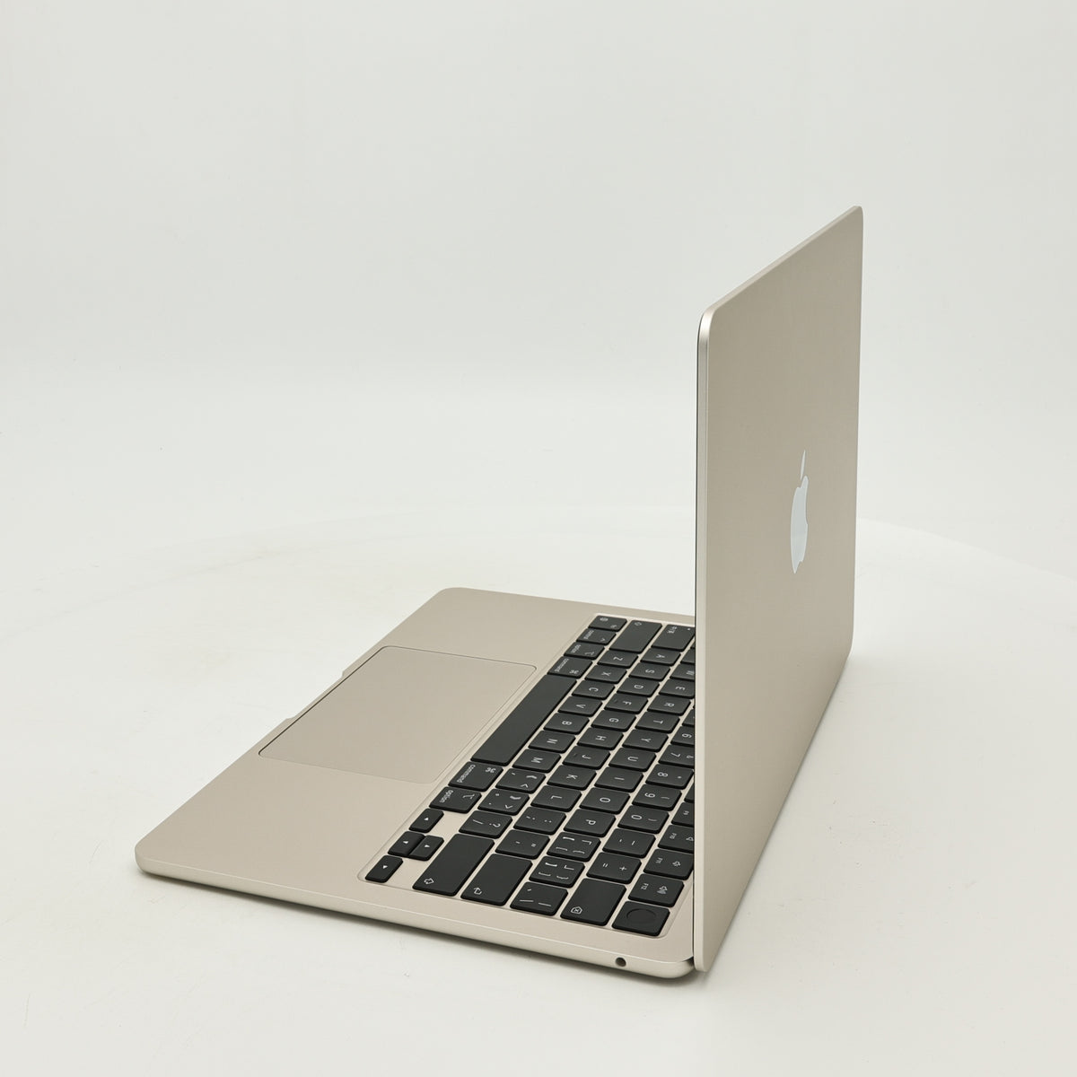 99新 Apple MacBook Air 22年 13寸 M2（8+8核） 8G RAM 256G SSD 星光色