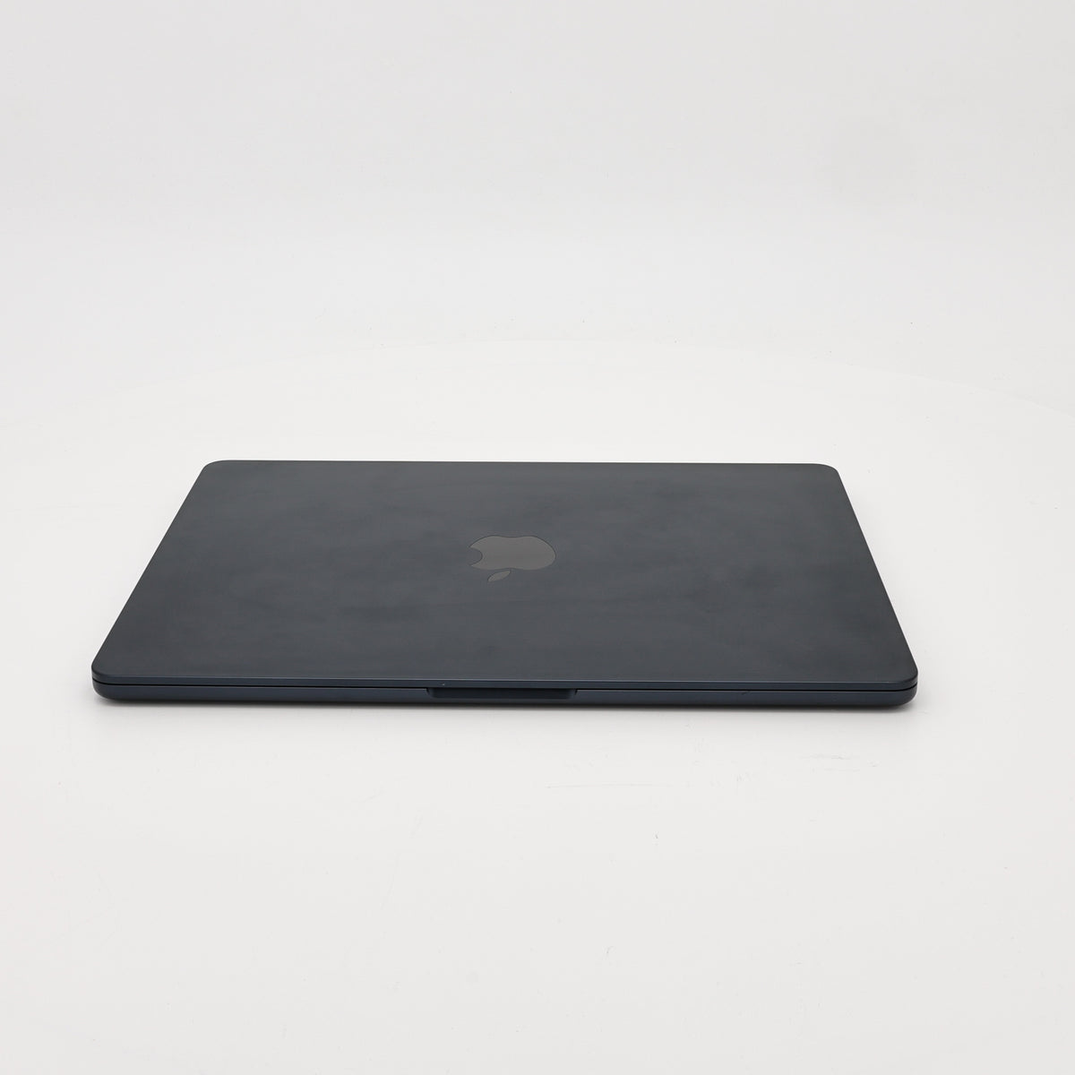 95新 Apple MacBook Air 22年 13寸 M2（8+8核） 8G RAM 256G SSD 午夜色
