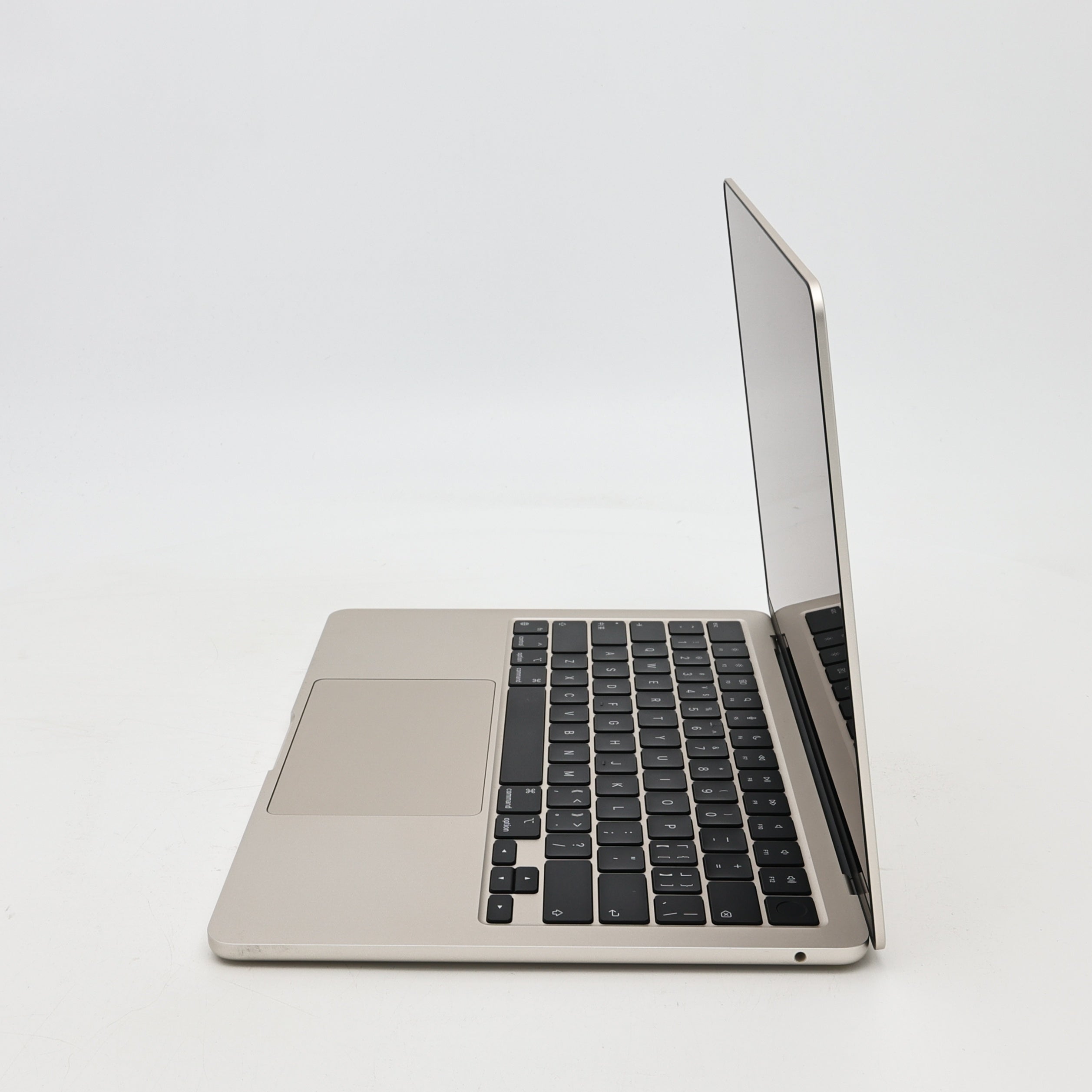95新 Apple MacBook Air 22年 13寸 M2（8+10核） 8G RAM 512G SSD 星光色
