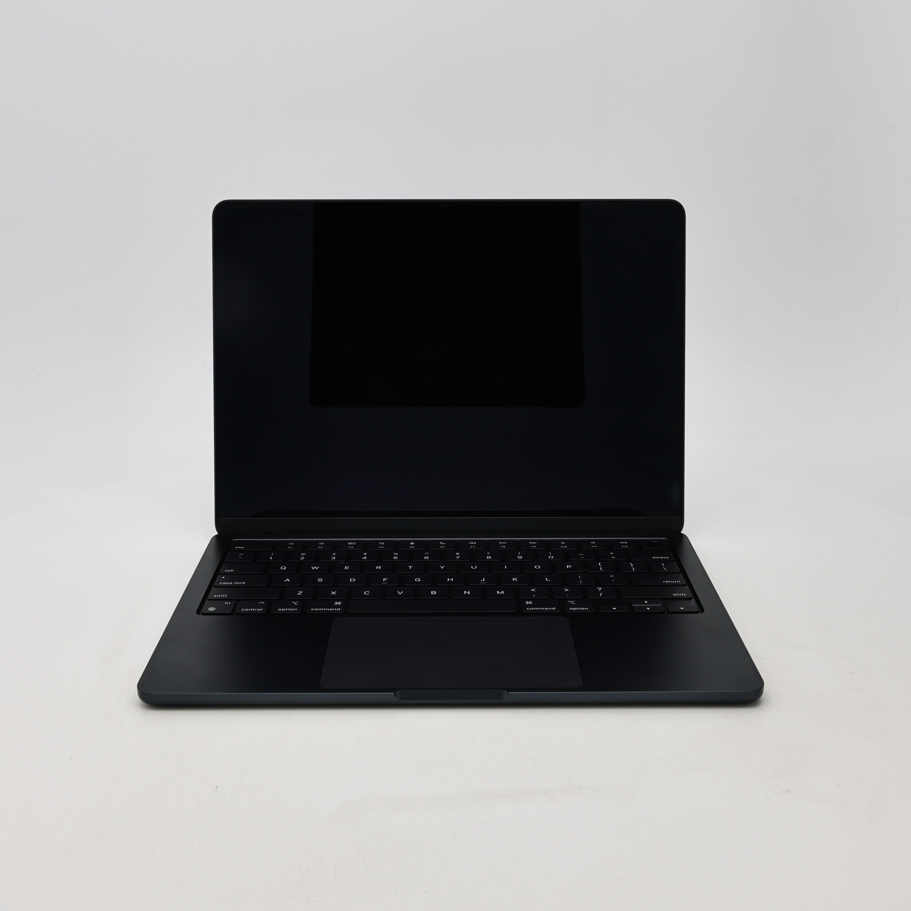 95新 Apple MacBook Air 22年 13寸 M2（8+8核） 8G RAM 256G SSD 午夜色