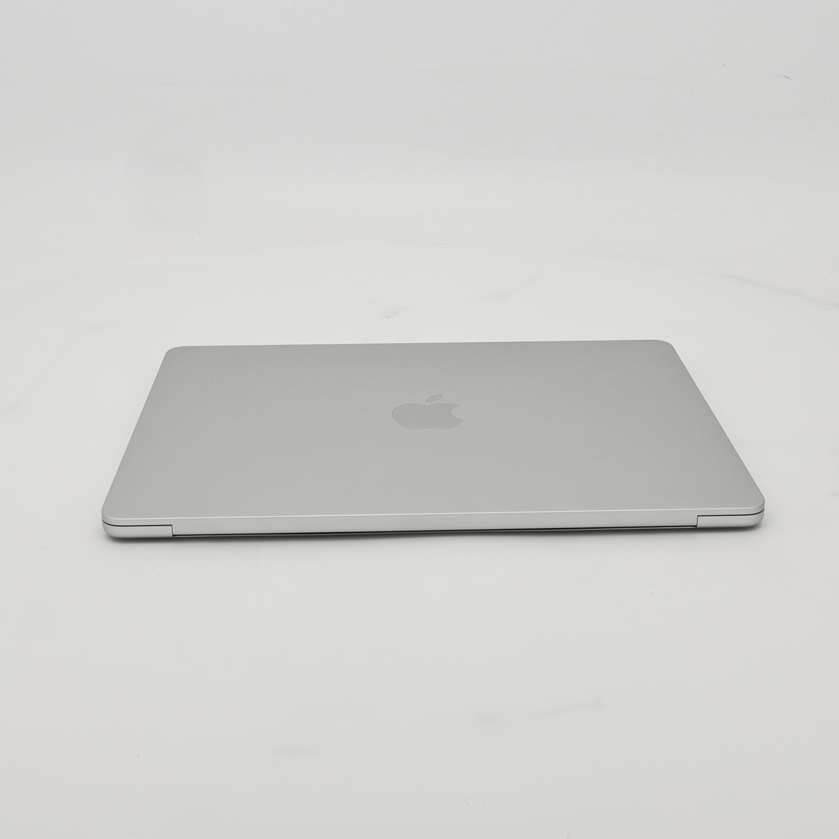 99新 Apple MacBook Air 22年 13寸 M2（8+10核） 8G RAM 512G SSD 銀色