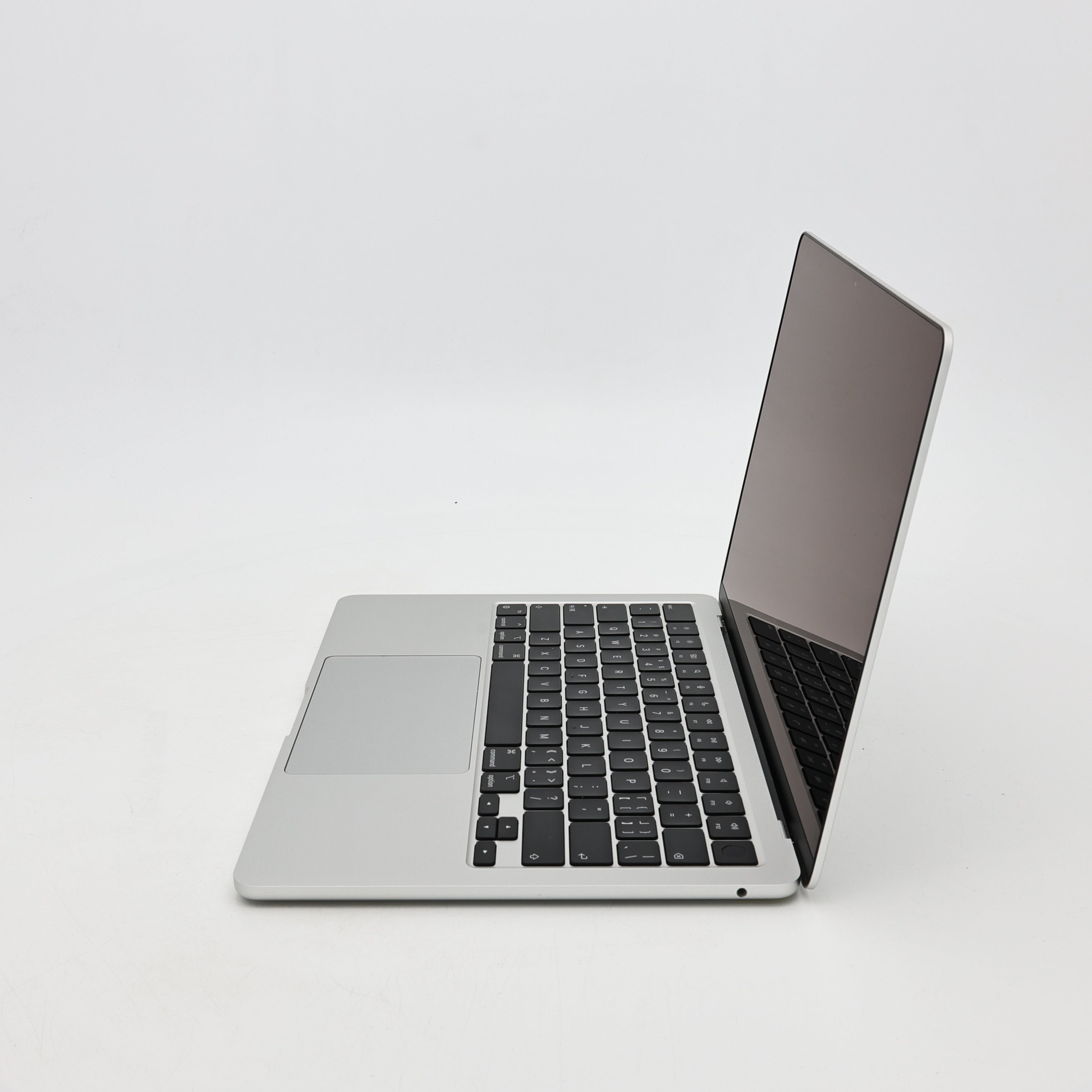 95新 Apple MacBook Air 22年 13寸 M2（8+8核） 16G RAM 256G SSD 銀色