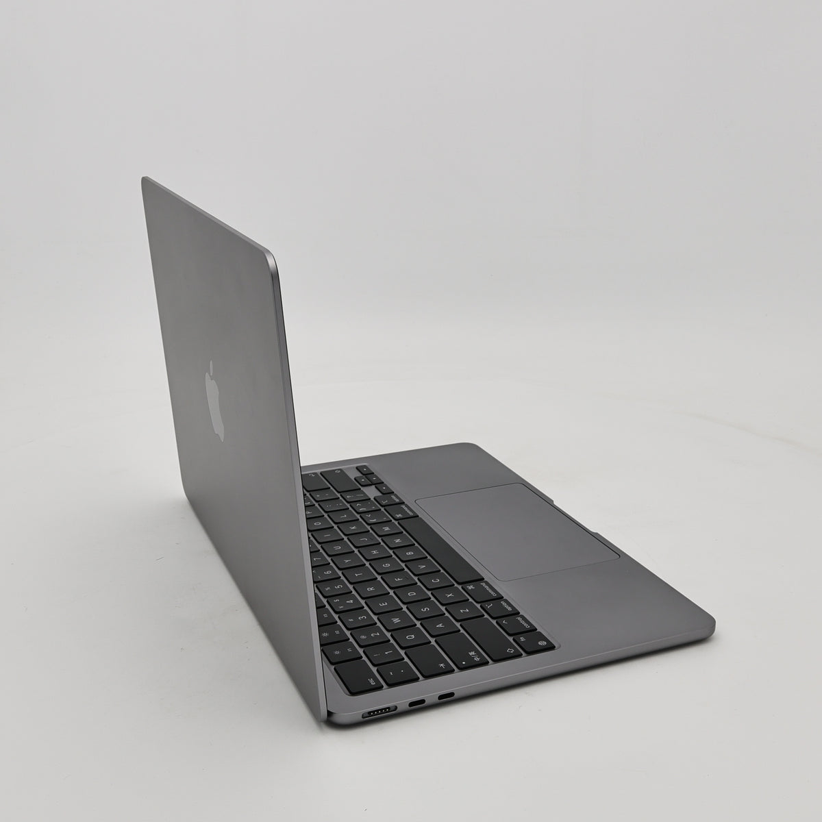 95新 Apple MacBook Air 22年 13寸 M2（8+8核） 8G RAM 256G SSD 深空灰色