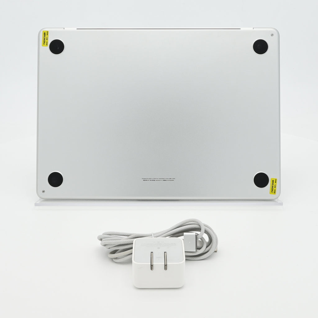 95新 Apple MacBook Air 22年 13寸 M2（8+10核） 8G RAM 512G SSD 銀色