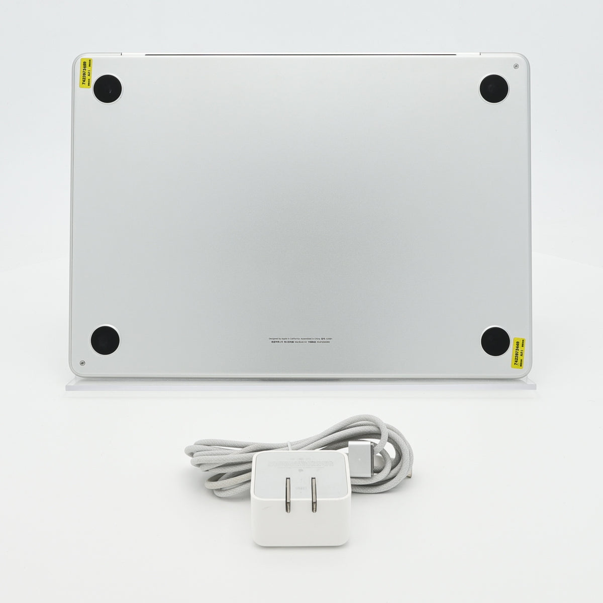 95新 Apple MacBook Air 22年 13寸 M2（8+10核） 8G RAM 512G SSD 銀色