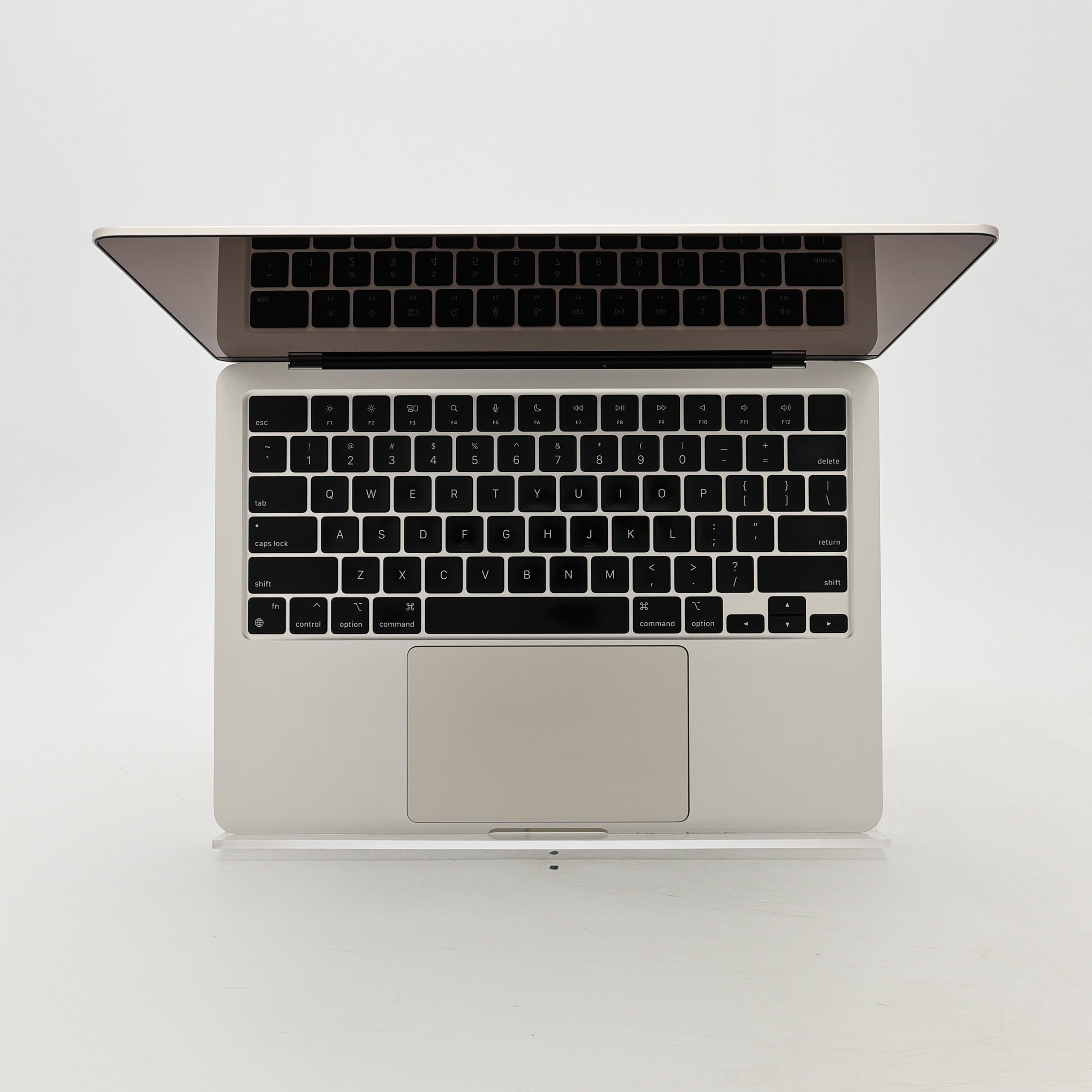 95新 Apple MacBook Air 22年 13寸 M2（8+10核） 8G RAM 512G SSD 星光色