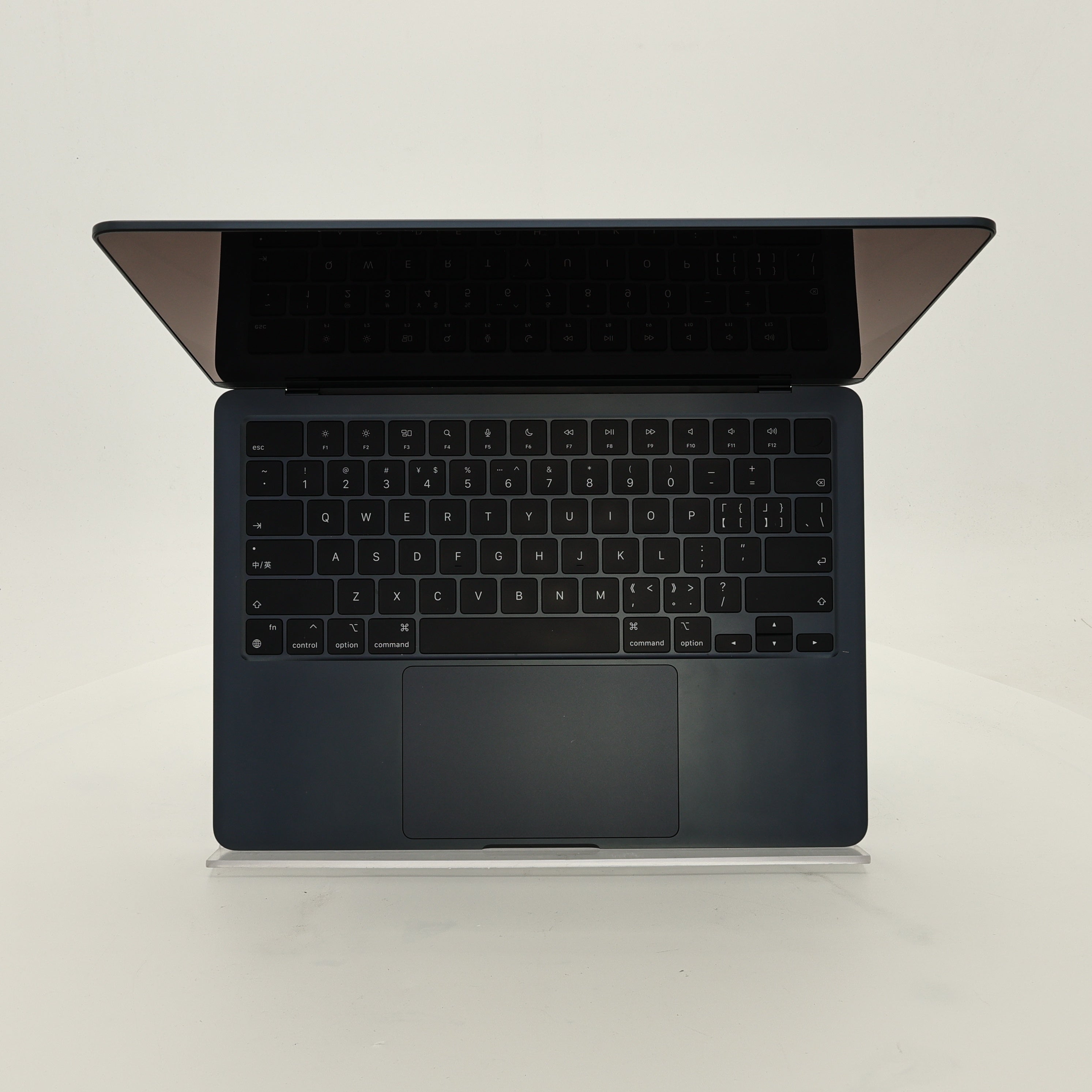 99新 Apple MacBook Air 22年 13寸 M2（8+8核） 8G RAM 256G SSD 深空灰色