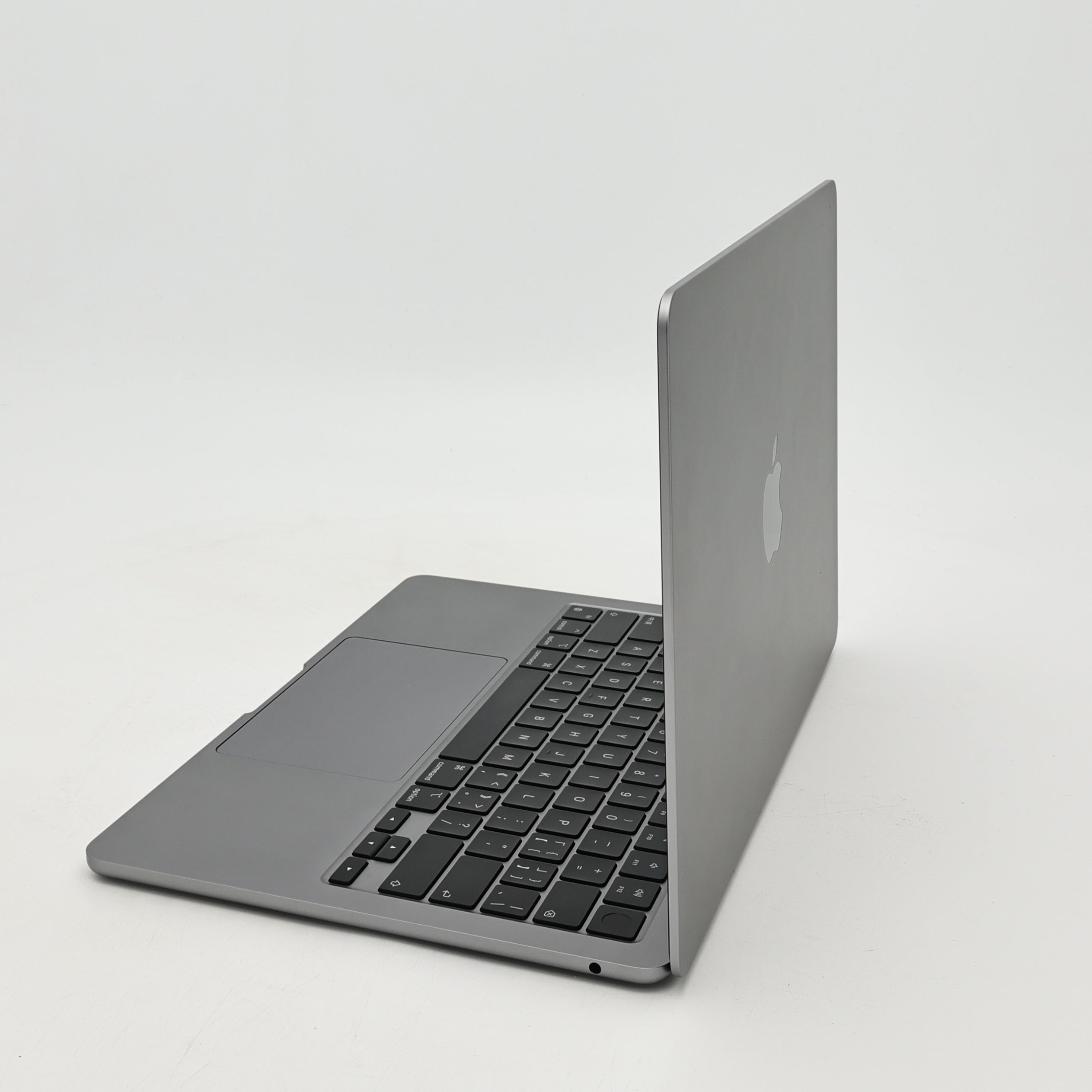 95新 Apple MacBook Air 22年 13寸 M2（8+8核） 8G RAM 256G SSD 深空灰色