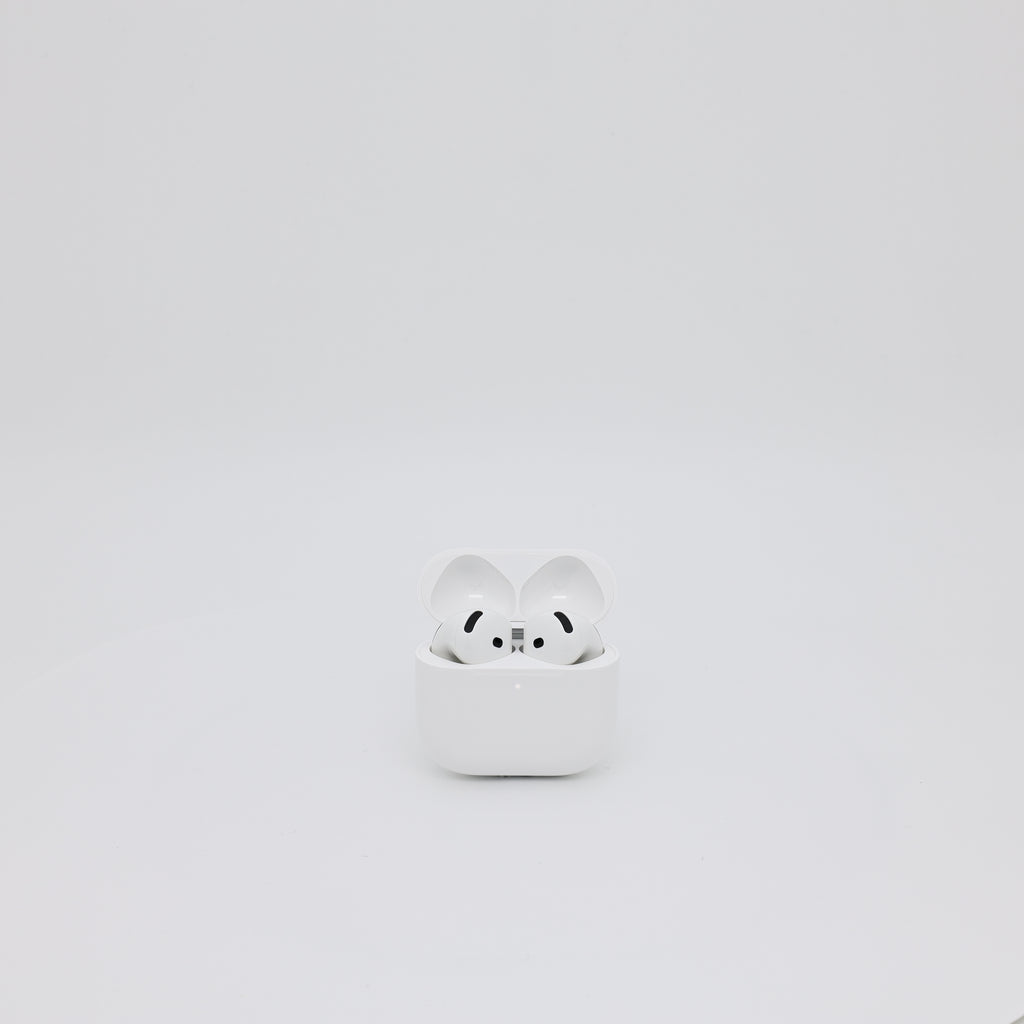 99新 Apple AirPods 5 白色