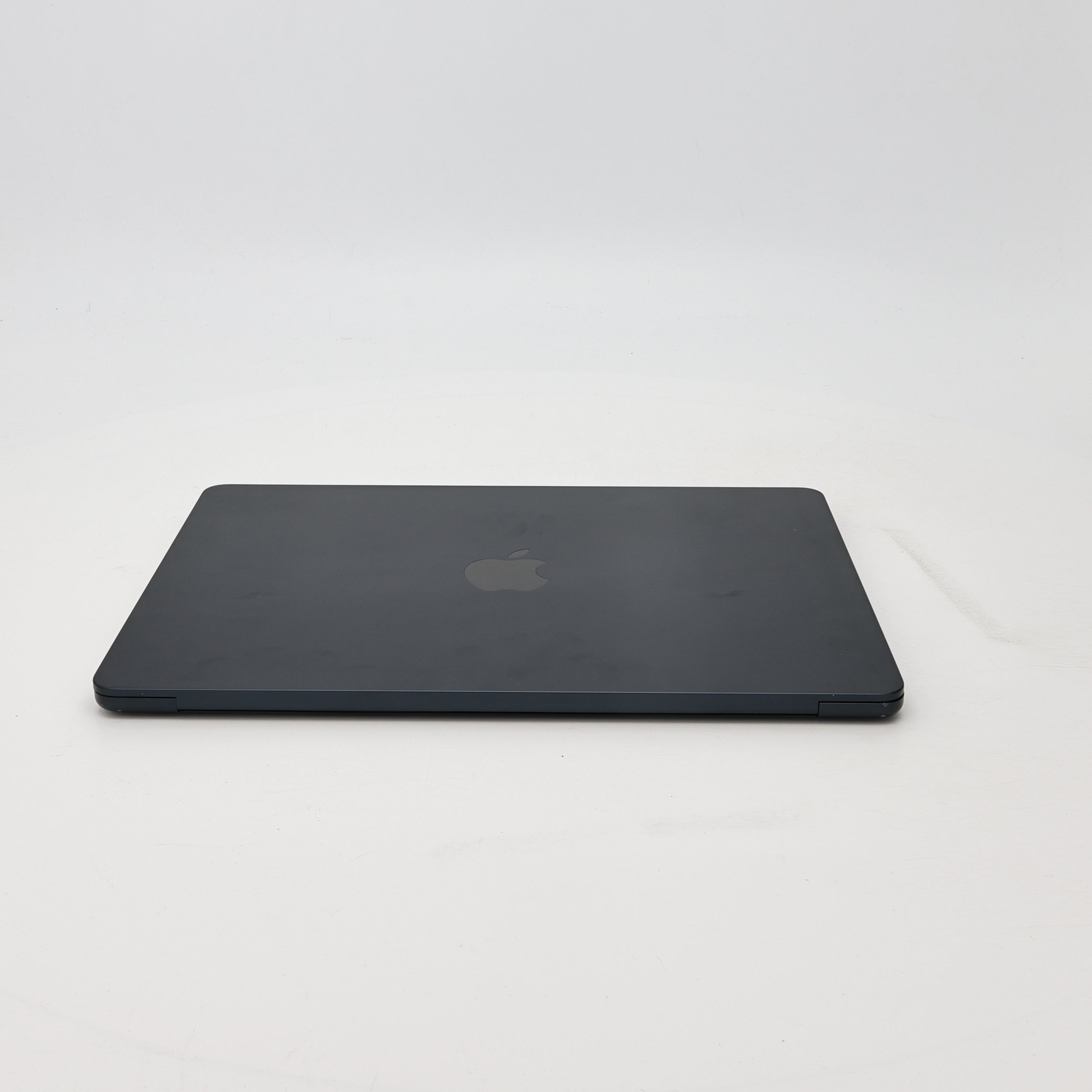 95新 Apple MacBook Air 22年 13寸 M2（8+8核） 8G RAM 256G SSD 午夜色