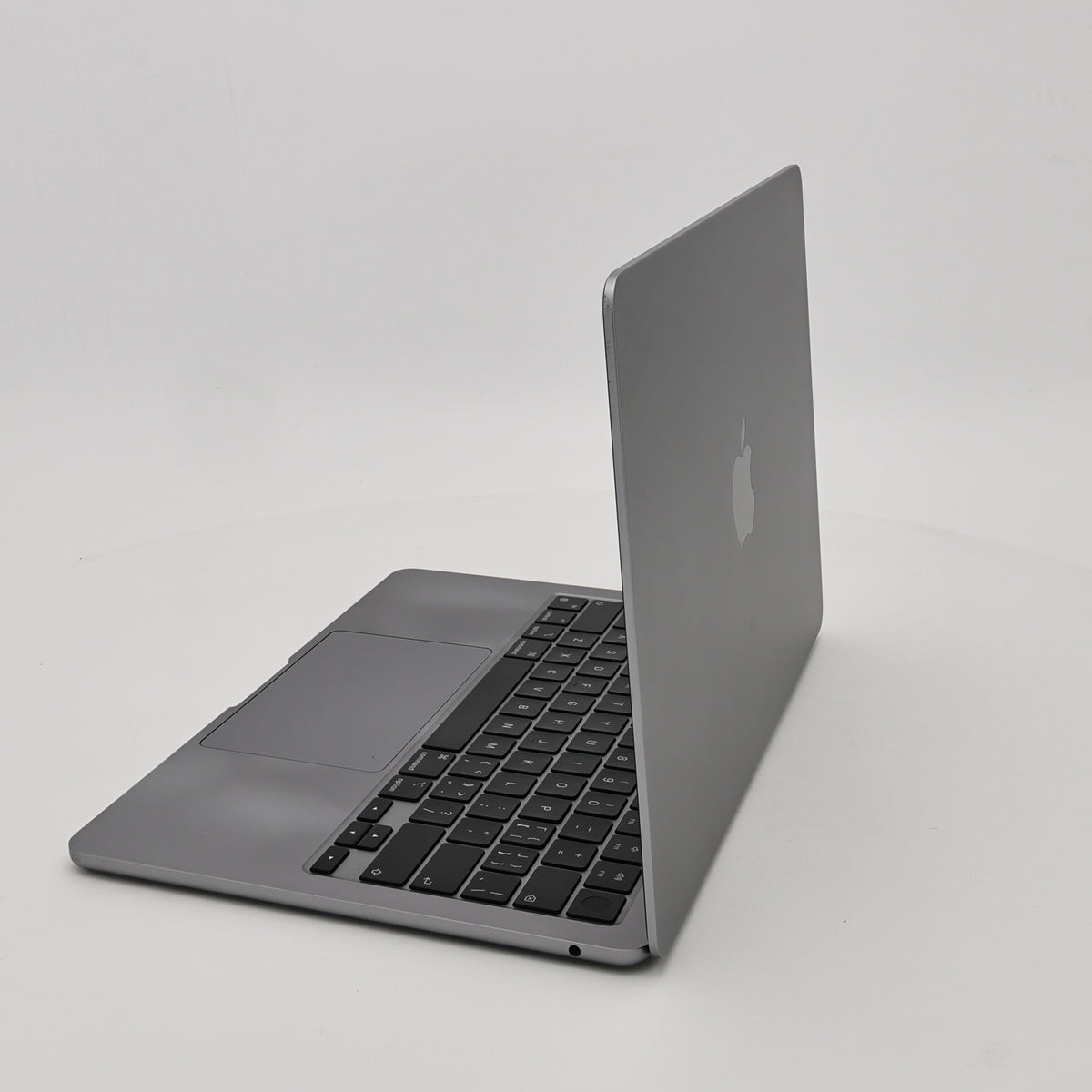 95新 Apple MacBook Air 22年 13寸 M2（8+8核） 8G RAM 256G SSD 深空灰色