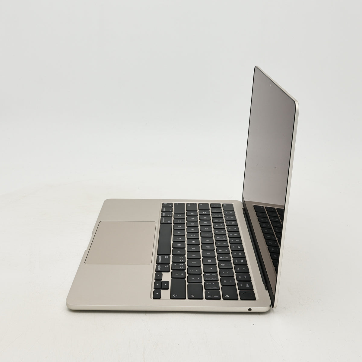 95新 Apple MacBook Air 22年 13寸 M2（8+8核） 8G RAM 256G SSD 星光色