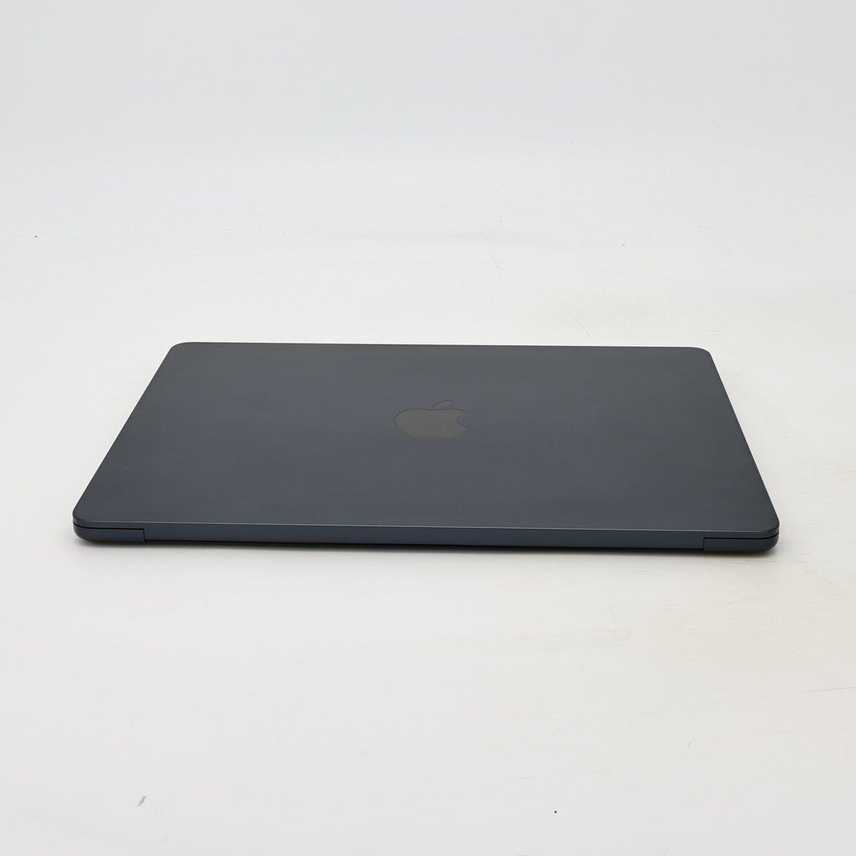 99新 Apple MacBook Air 22年 13寸 M2（8+8核） 8G RAM 256G SSD 午夜色