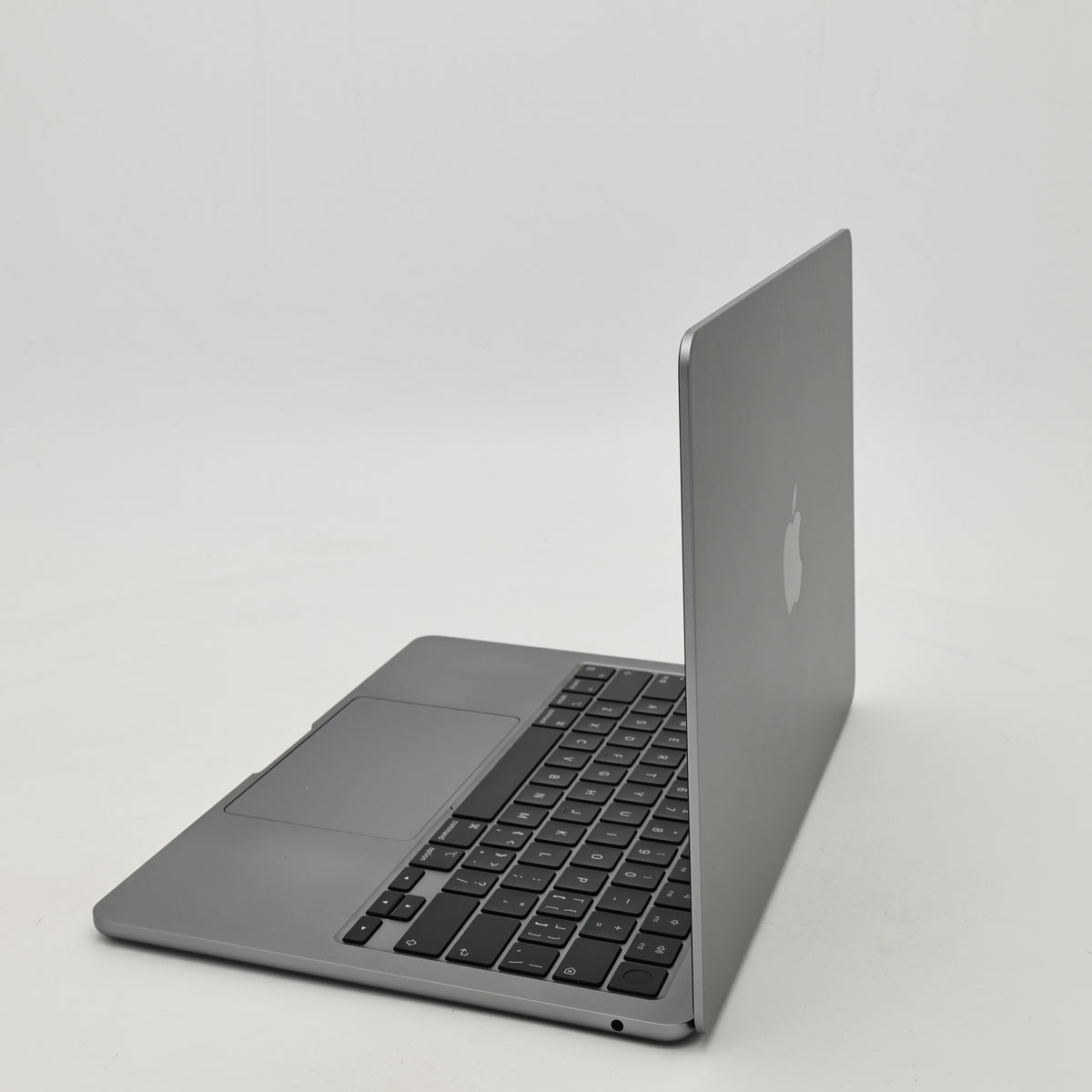 95新 Apple MacBook Air 22年 13寸 M2（8+8核） 8G RAM 256G SSD 深空灰色