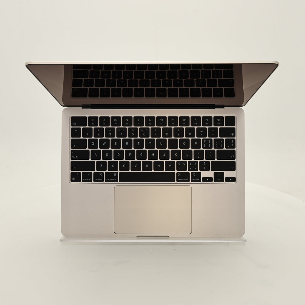 95新 Apple MacBook Air 22年 13寸 M2（8+8核） 16G RAM 256G SSD 星光色