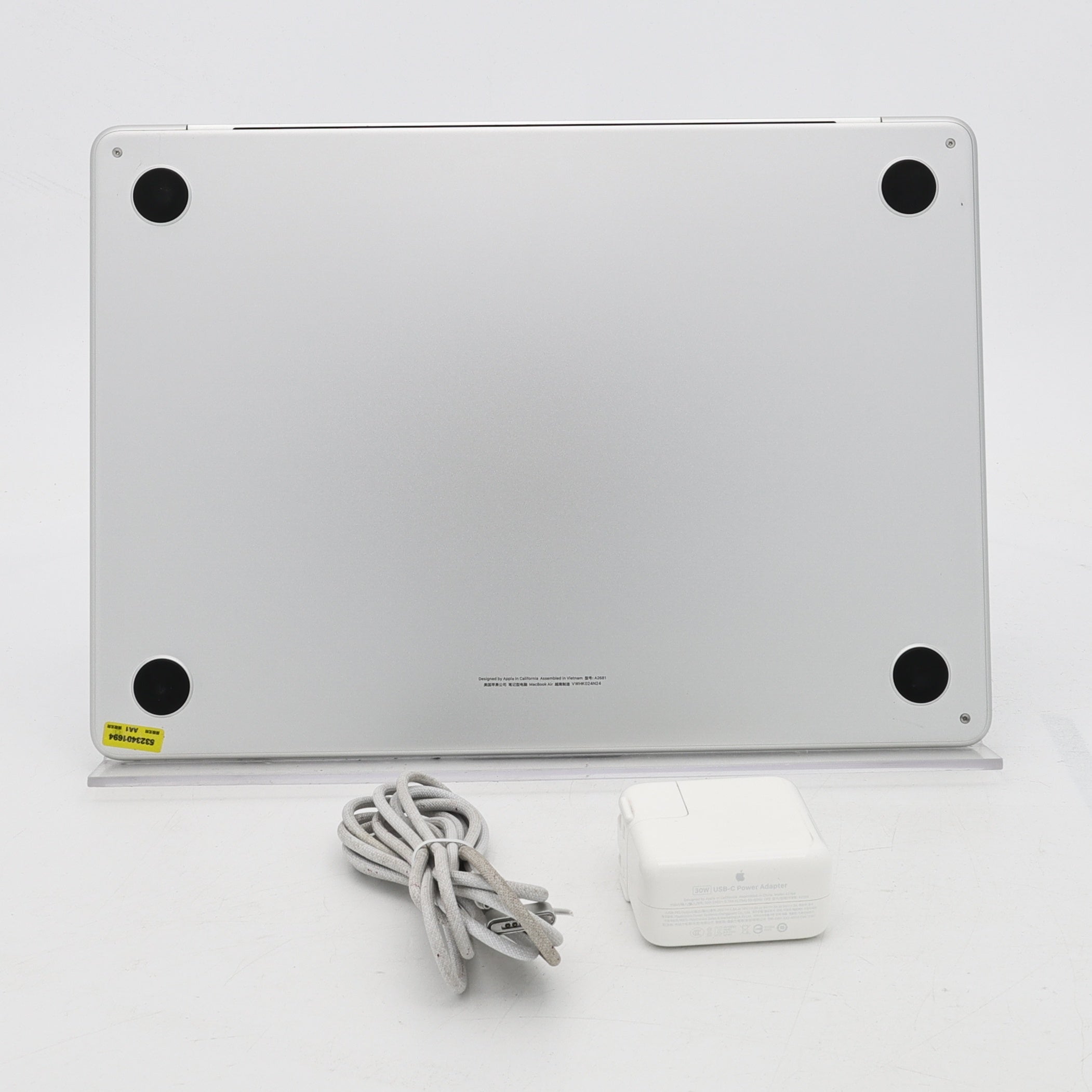 95新 Apple MacBook Air 22年 13寸 M2（8+8核） 8G RAM 512G SSD 銀色