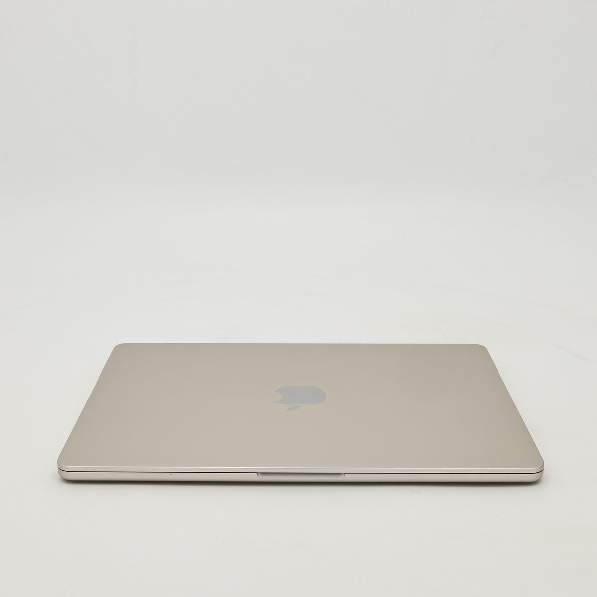 95新 Apple MacBook Air 22年 13寸 M2（8+8核） 8G RAM 256G SSD 星光色