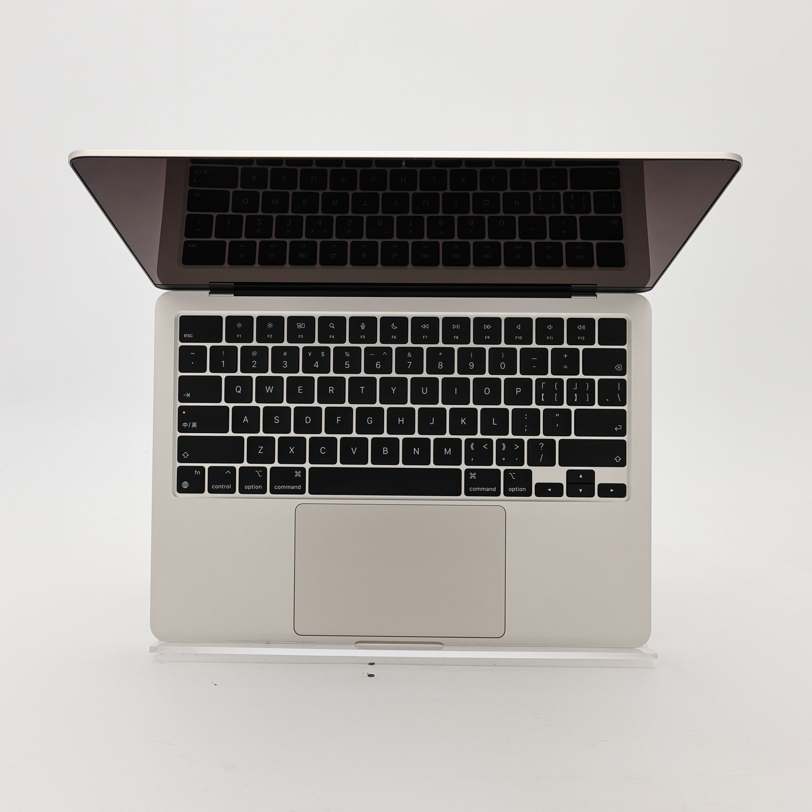 95新 Apple MacBook Air 22年 13寸 M2（8+8核） 8G RAM 256G SSD 星光色