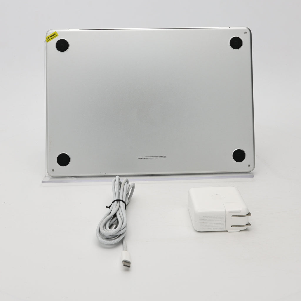 95新 Apple MacBook Air 22年 13寸 M2（8+10核） 8G RAM 512G SSD 銀色