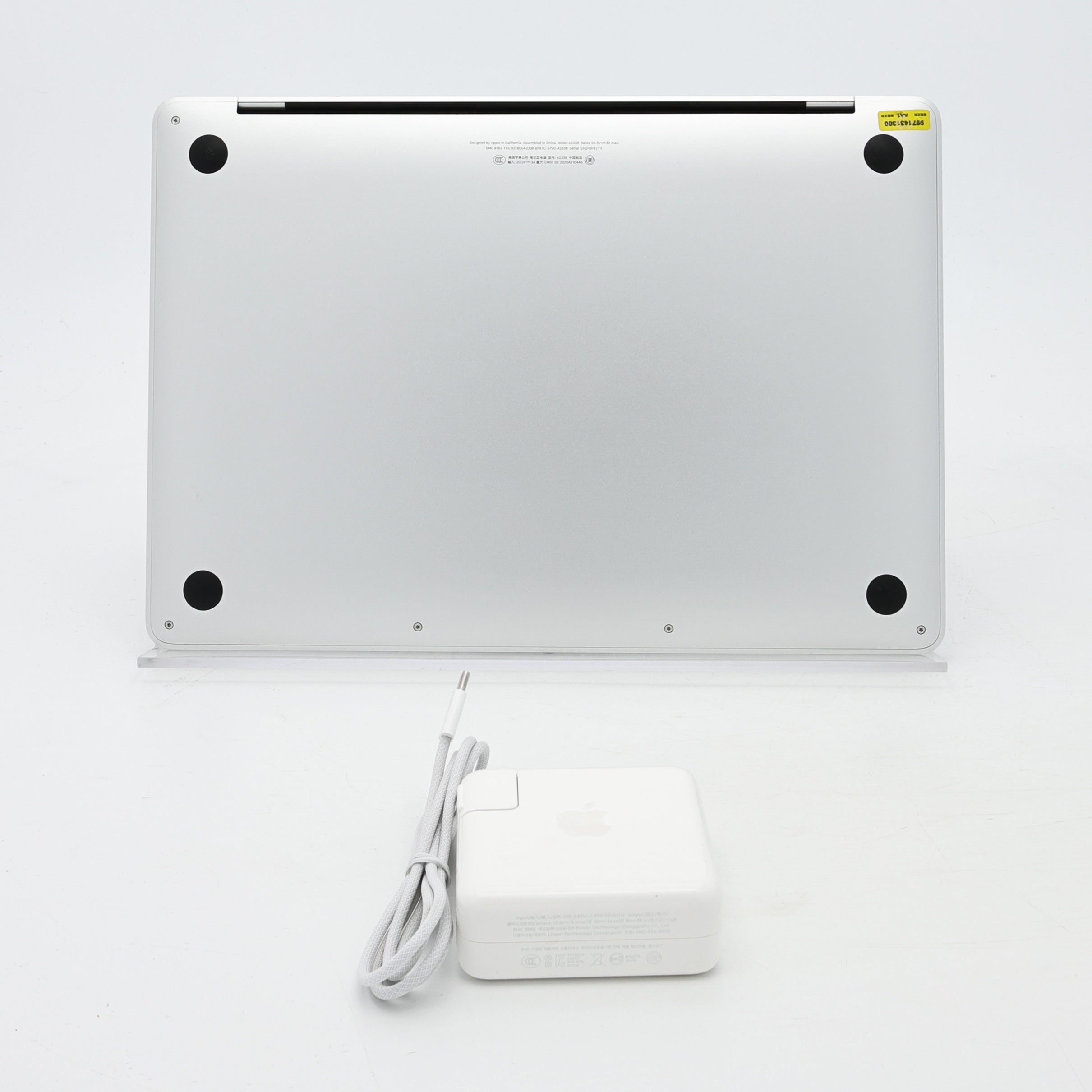 95新 Apple MacBook Pro 22年 13寸 M2（8+10核） 8G RAM 512G SSD 銀色