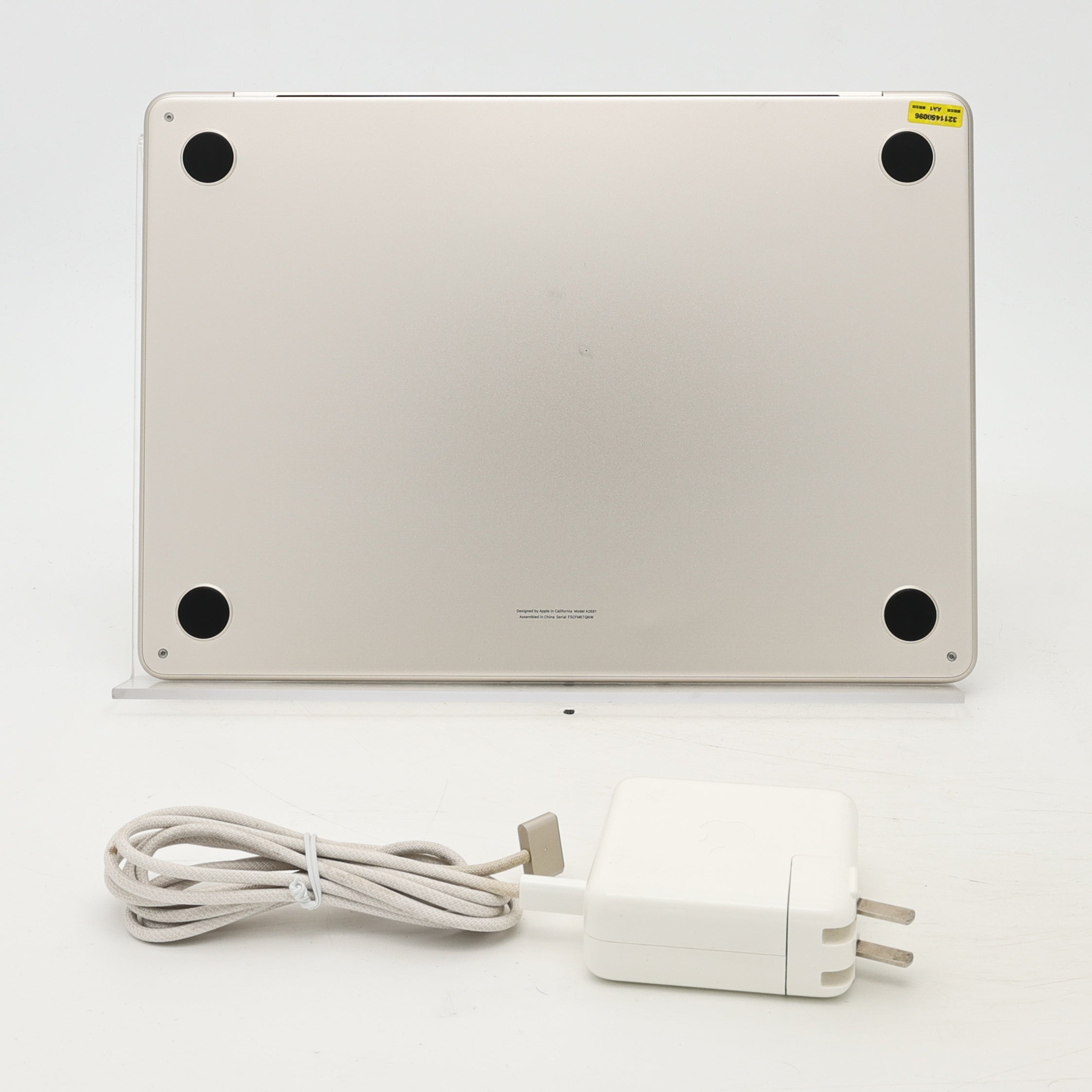95新 Apple MacBook Air 22年 13寸 M2（8+10核） 8G RAM 512G SSD 星光色